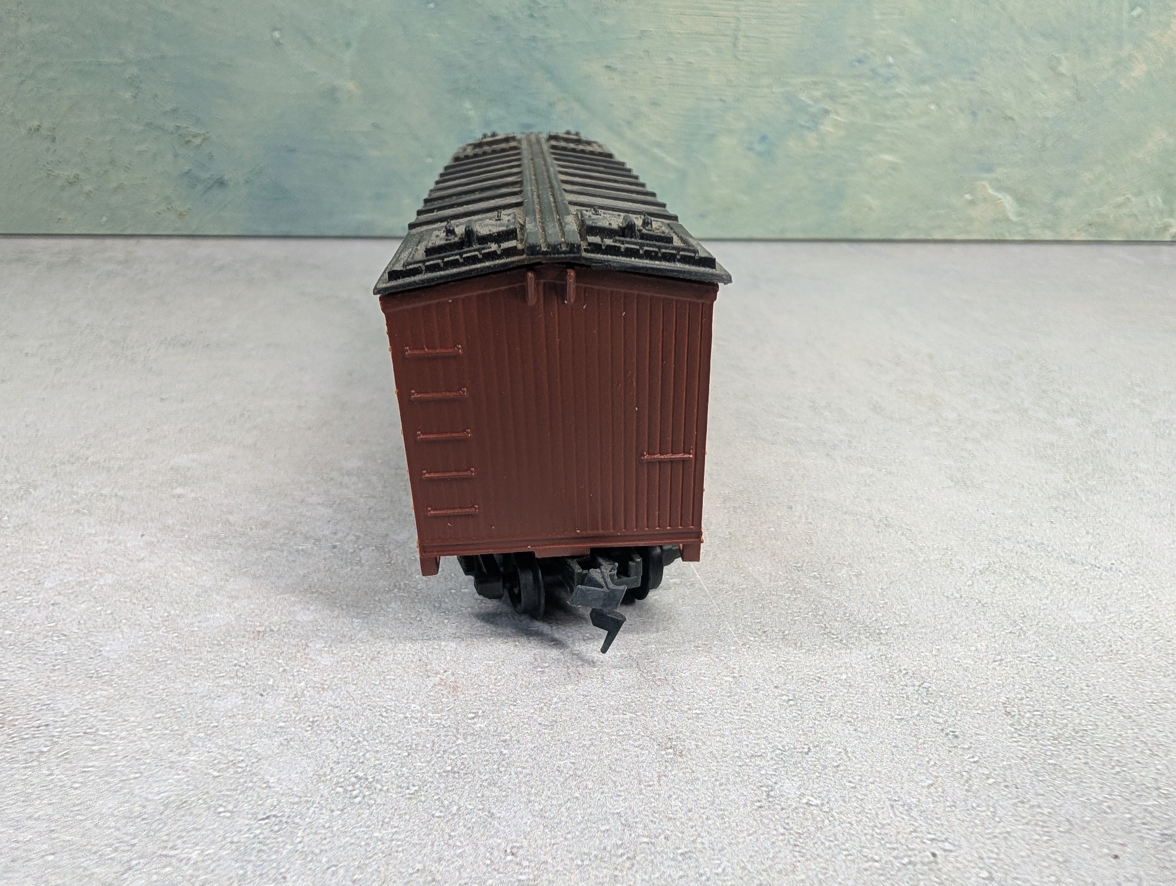 USED HO Scale Wooden Box Car Dubuque URTX #4750