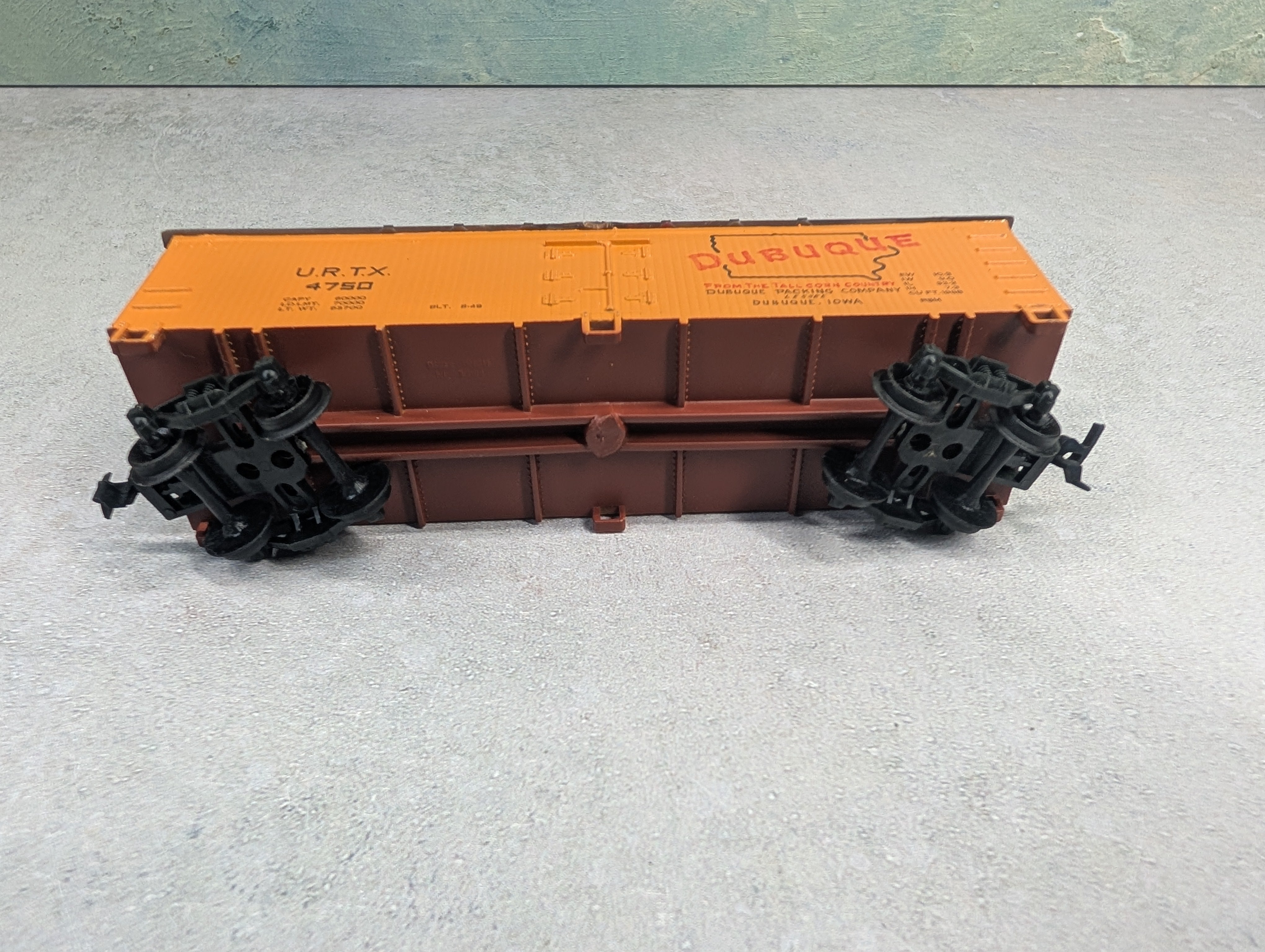 USED HO Scale Wooden Box Car Dubuque URTX #4750