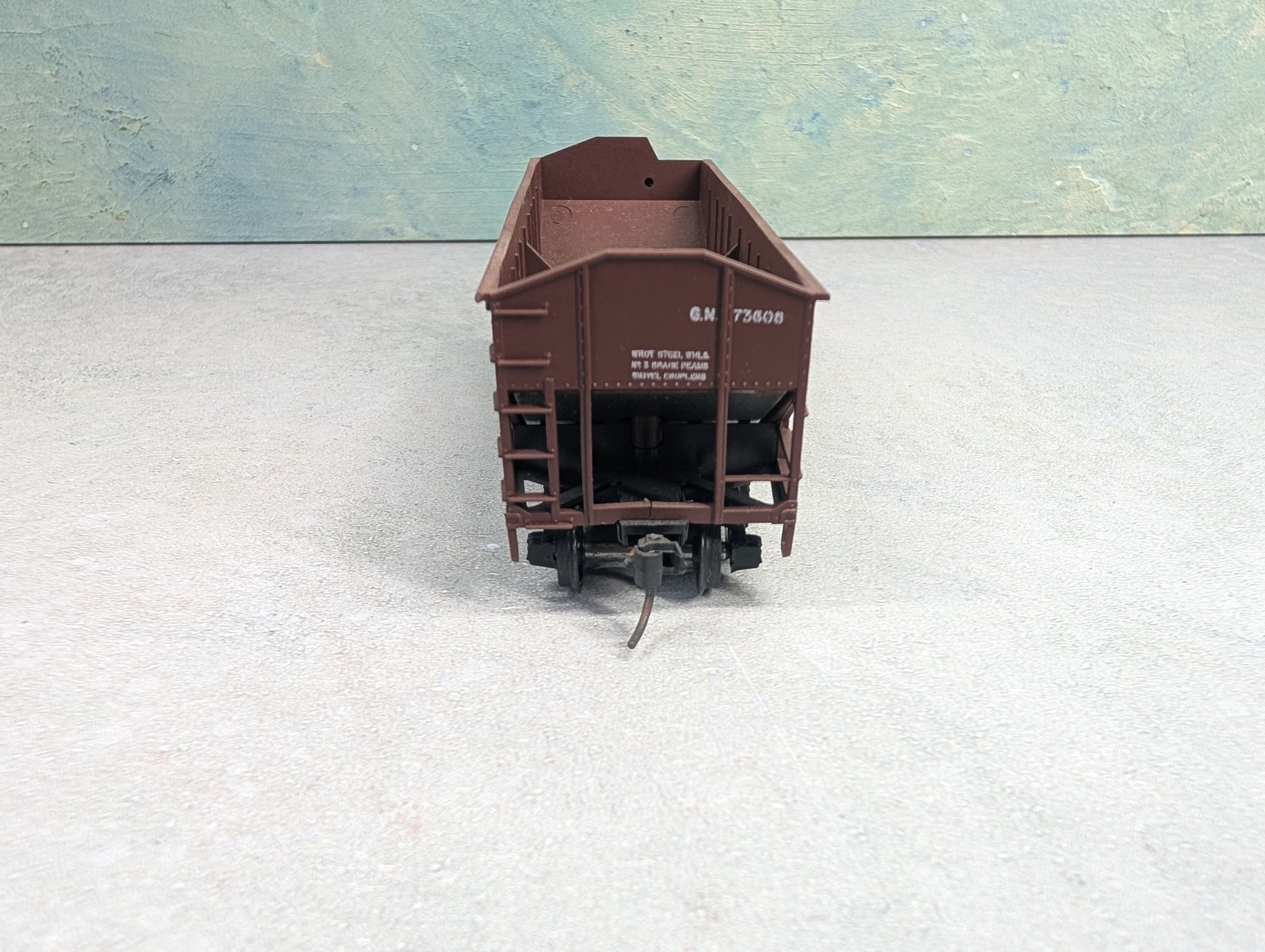 USED Athearn HO Scale 2 Bay Open Hopper Great Northern GN #73608