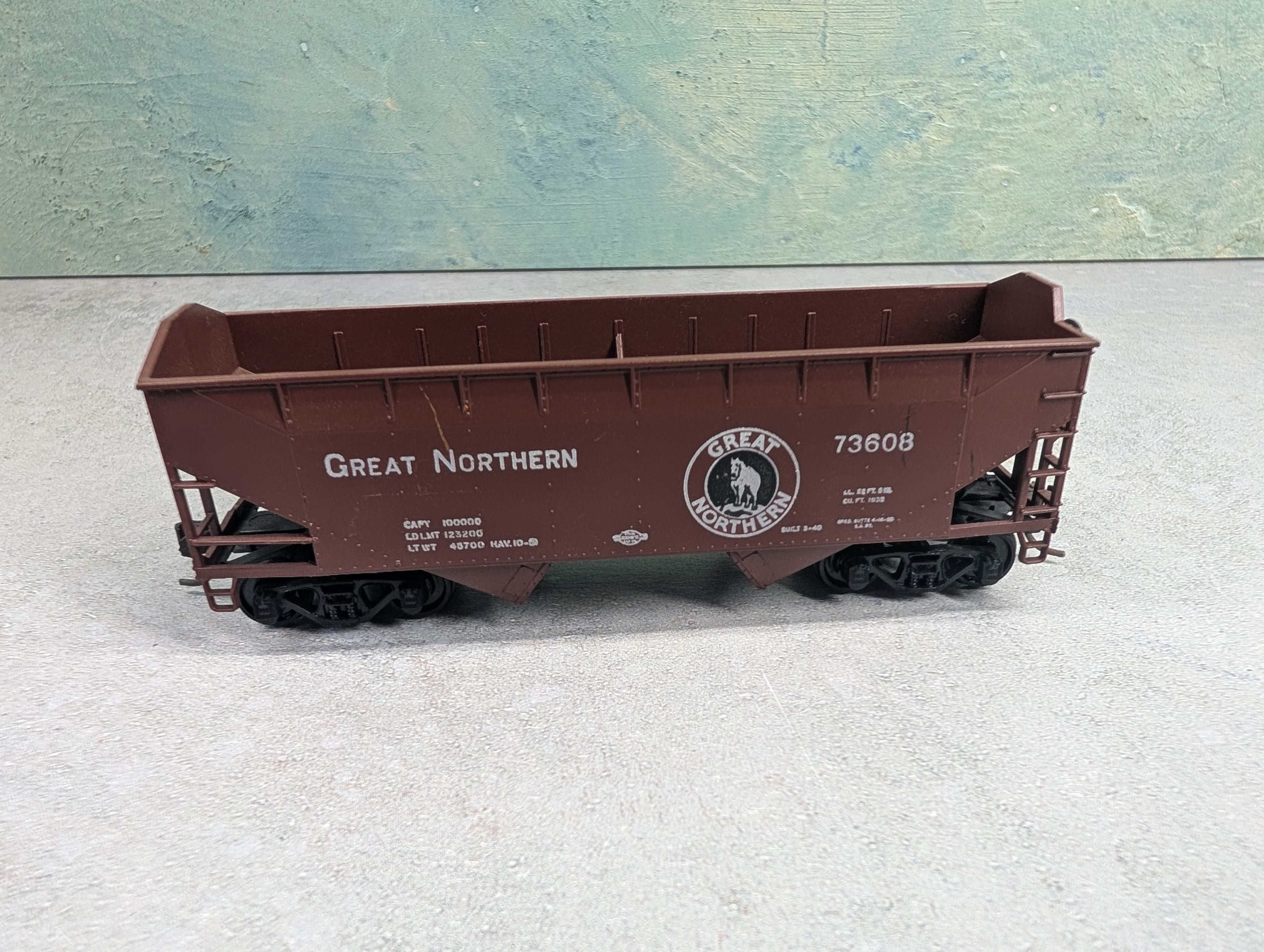 USED Athearn HO Scale 2 Bay Open Hopper Great Northern GN #73608