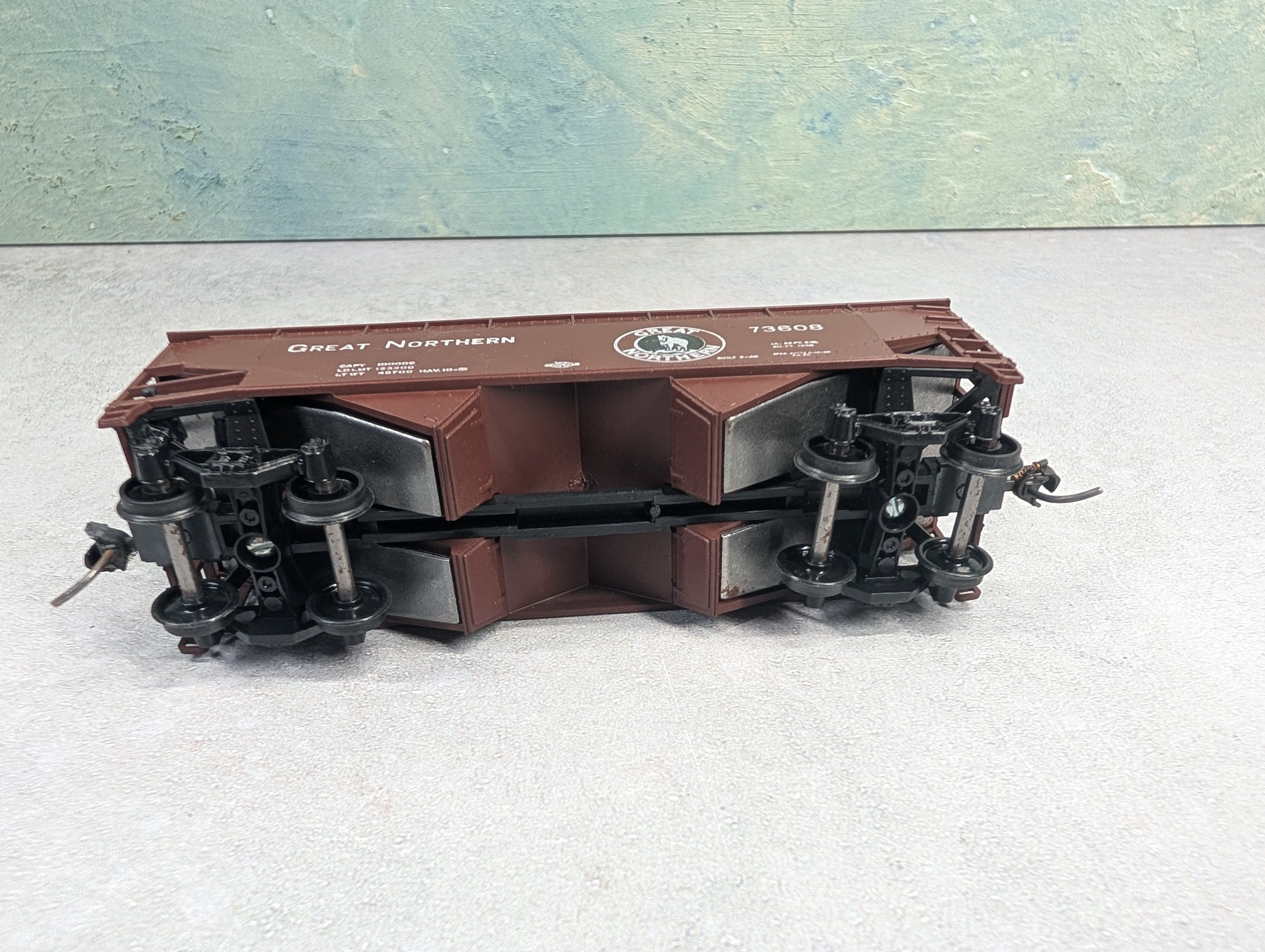 USED Athearn HO Scale 2 Bay Open Hopper Great Northern GN #73608