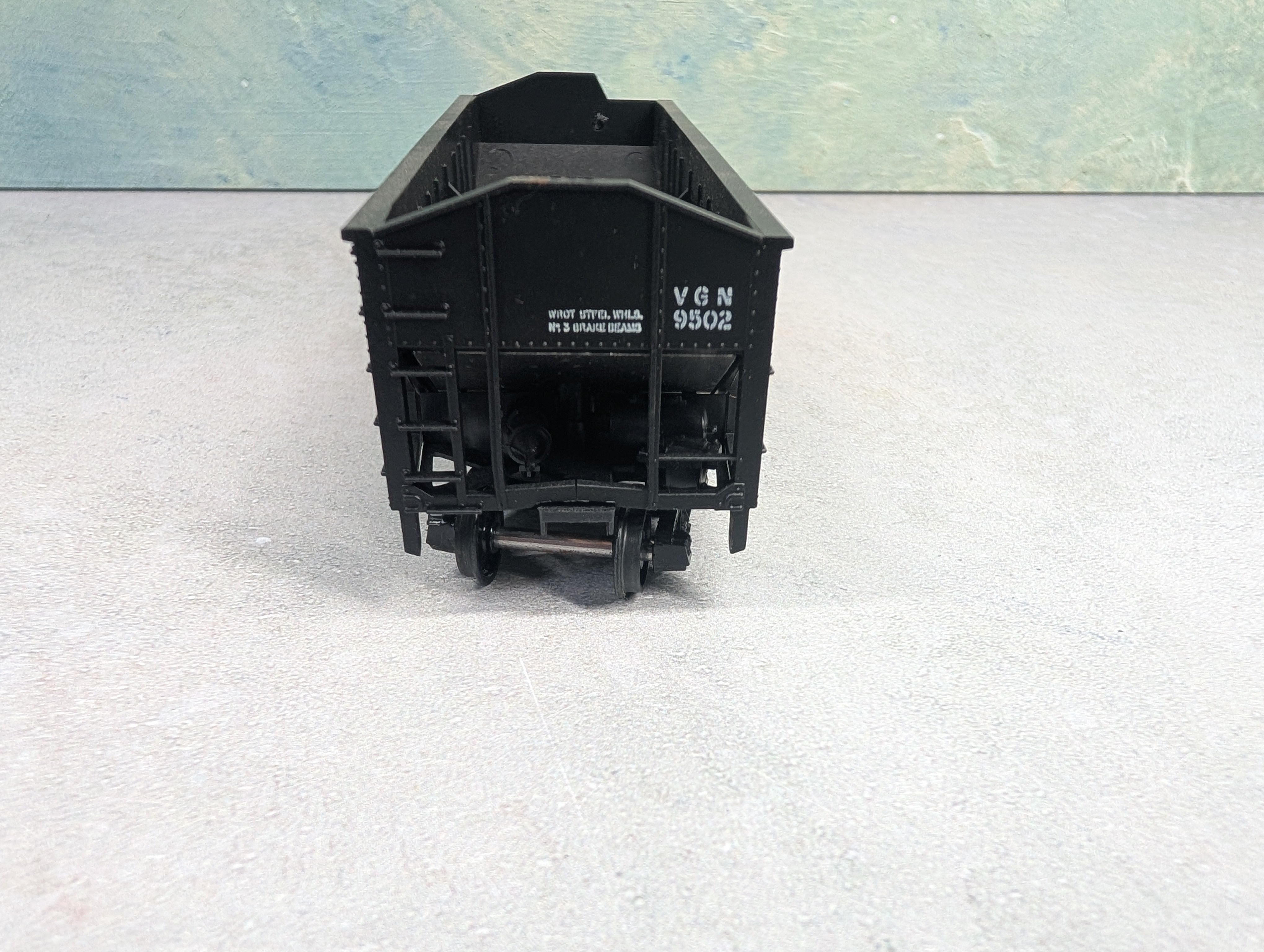 USED Athearn HO Scale 2 Bay Open Hopper Virginian VGN #9502