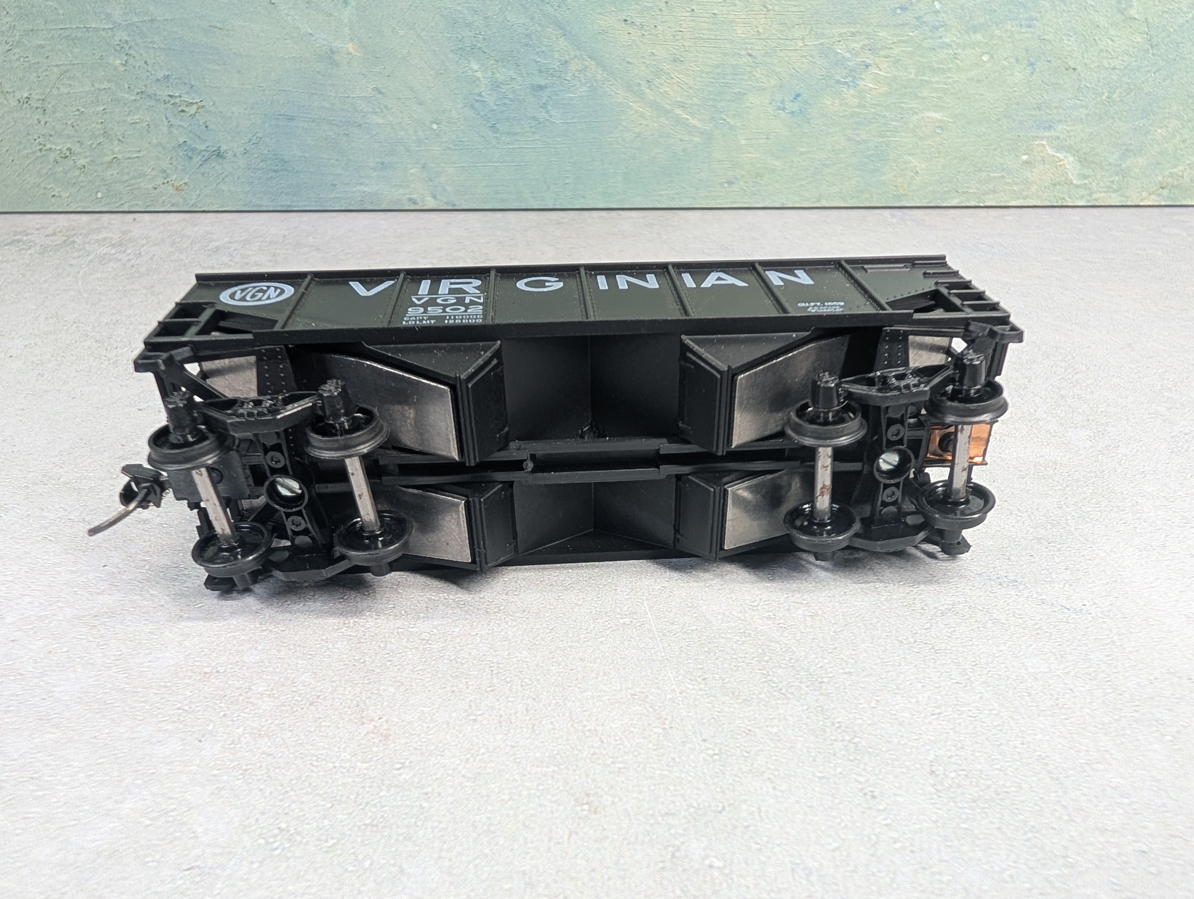 USED Athearn HO Scale 2 Bay Open Hopper Virginian VGN #9502