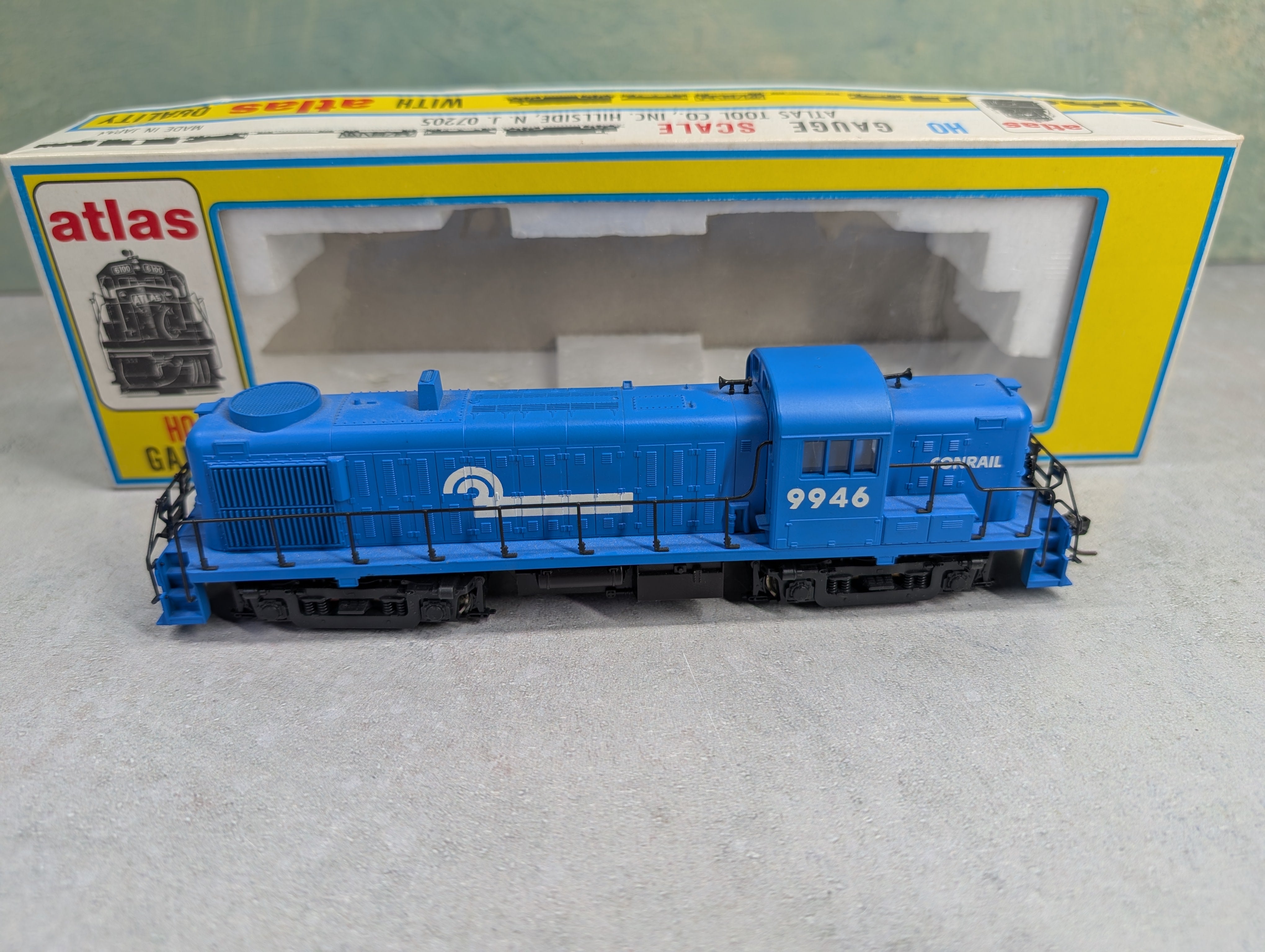 USED Atlas HO Scale Bev-Bel Kato RS-3 Diesel Locomotive Conrail #9946 Runs Great DC