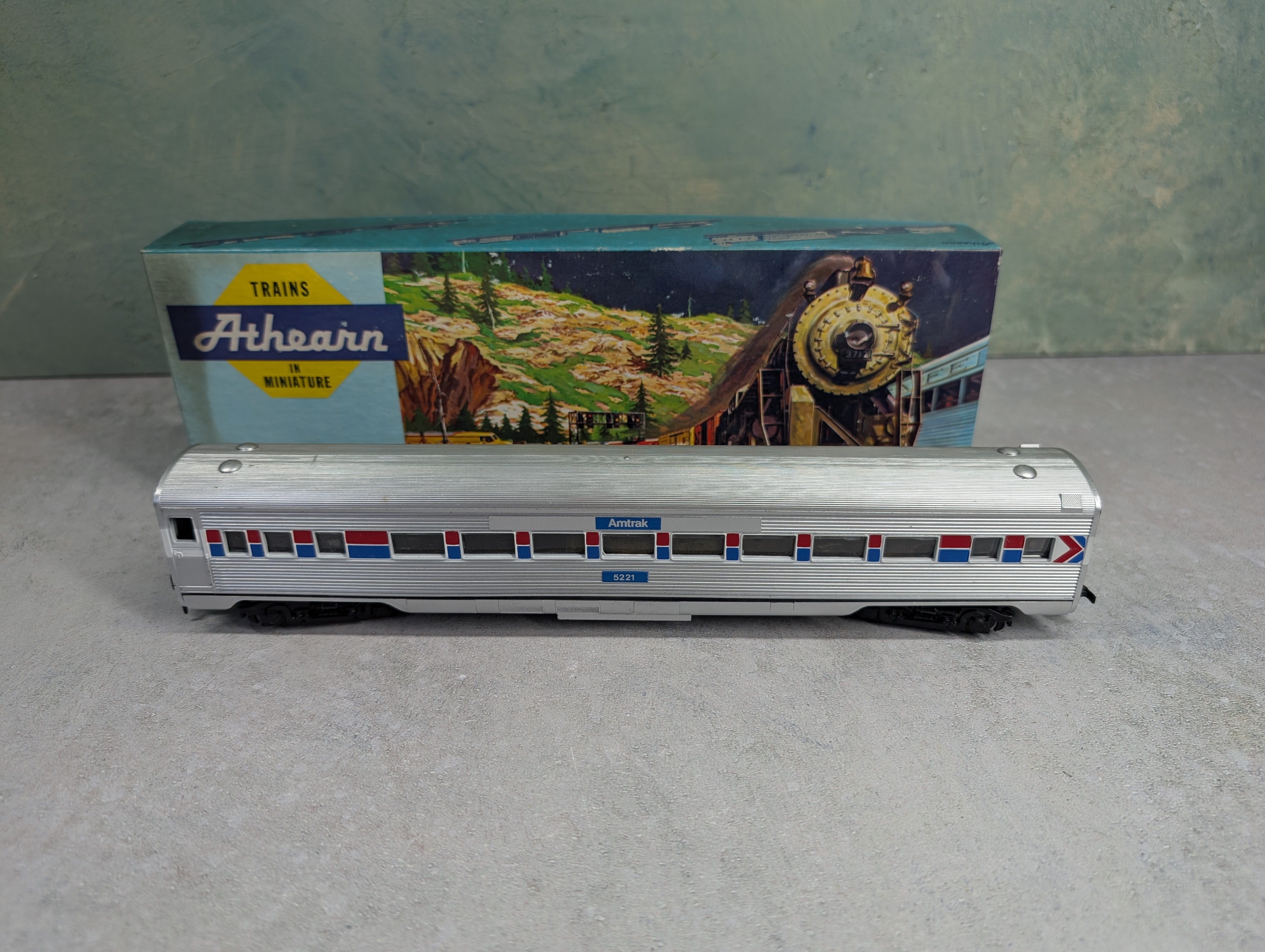 USED Athearn HO Scale SL Coach Passenger Car Amtrak #5221