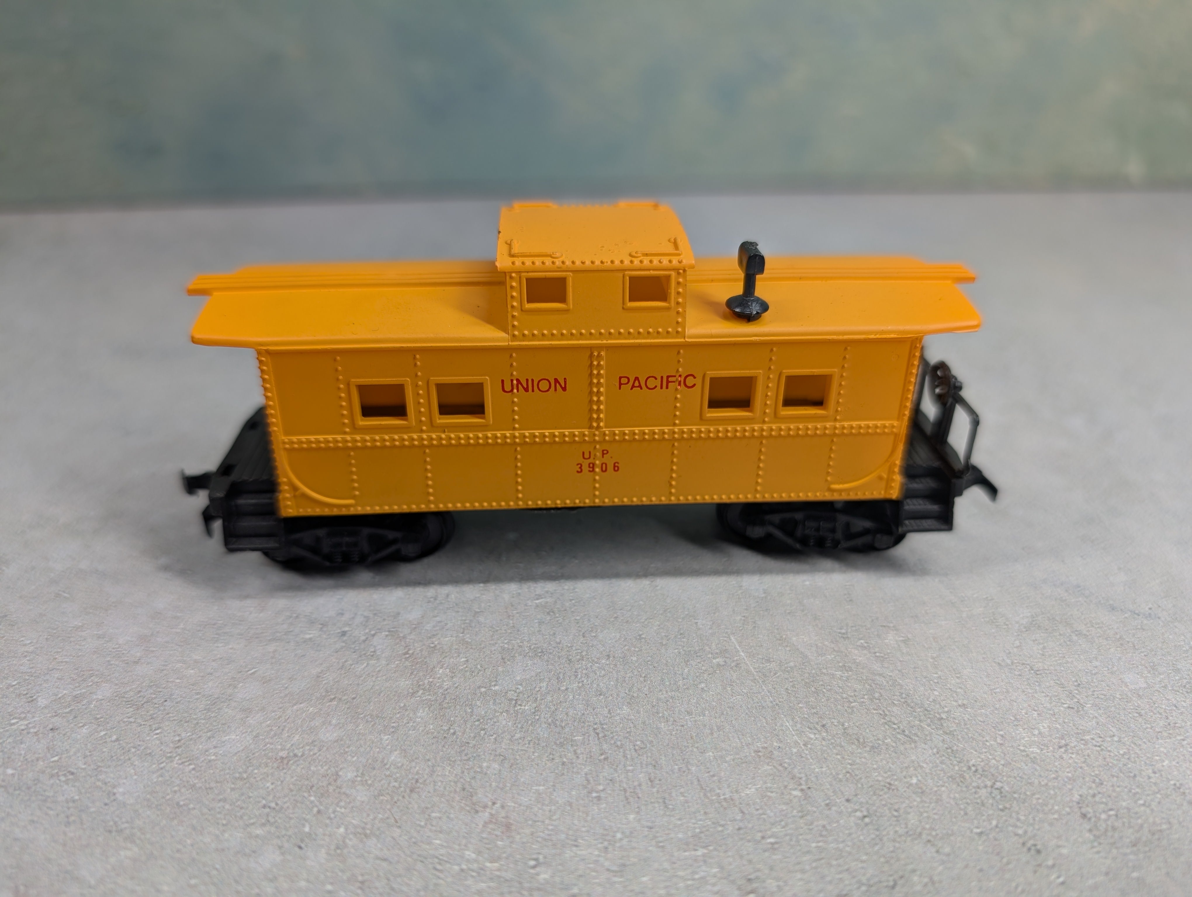 USED HO Scale Caboose Union Pacific UP #3906