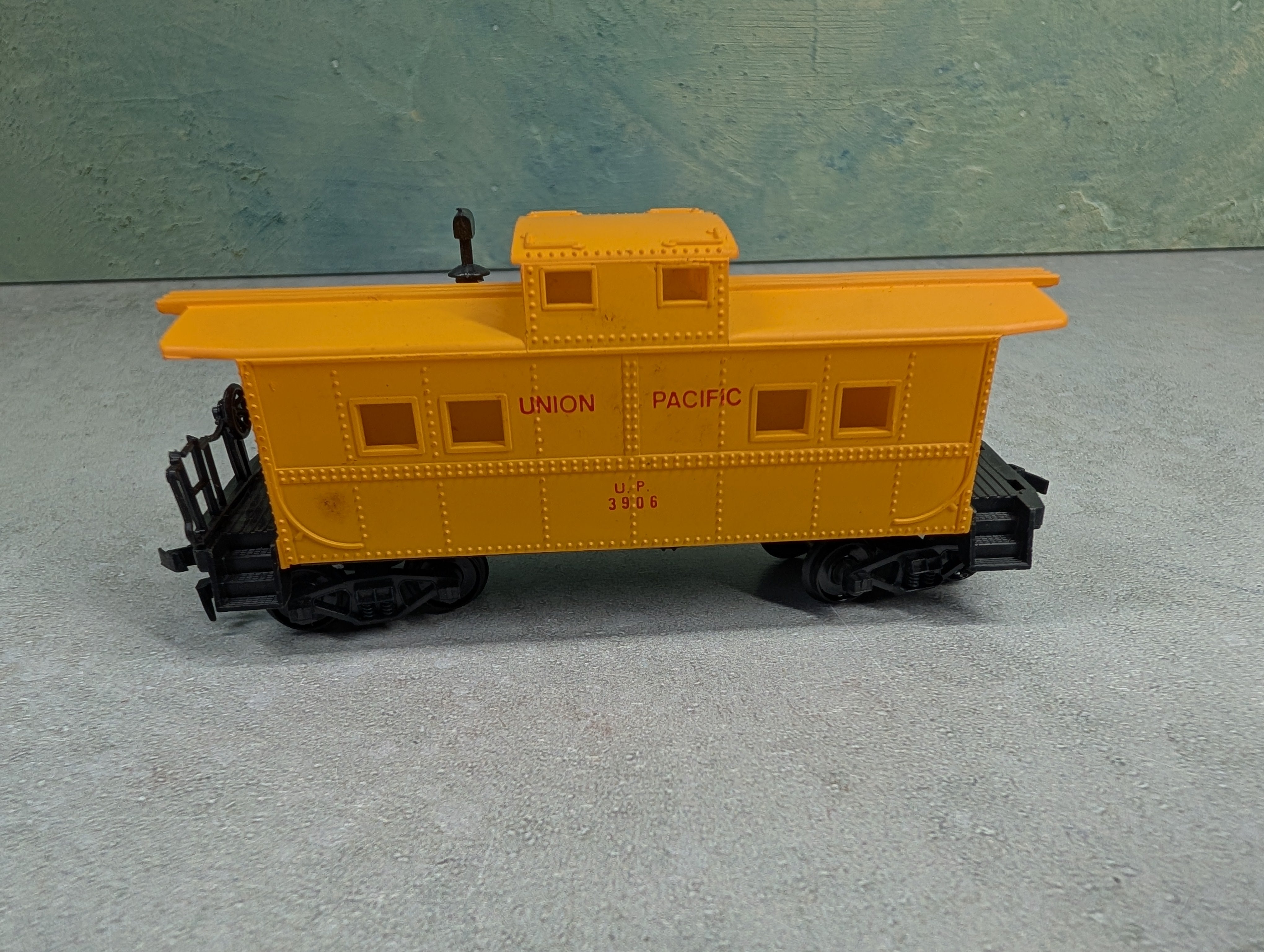 USED HO Scale Caboose Union Pacific UP #3906