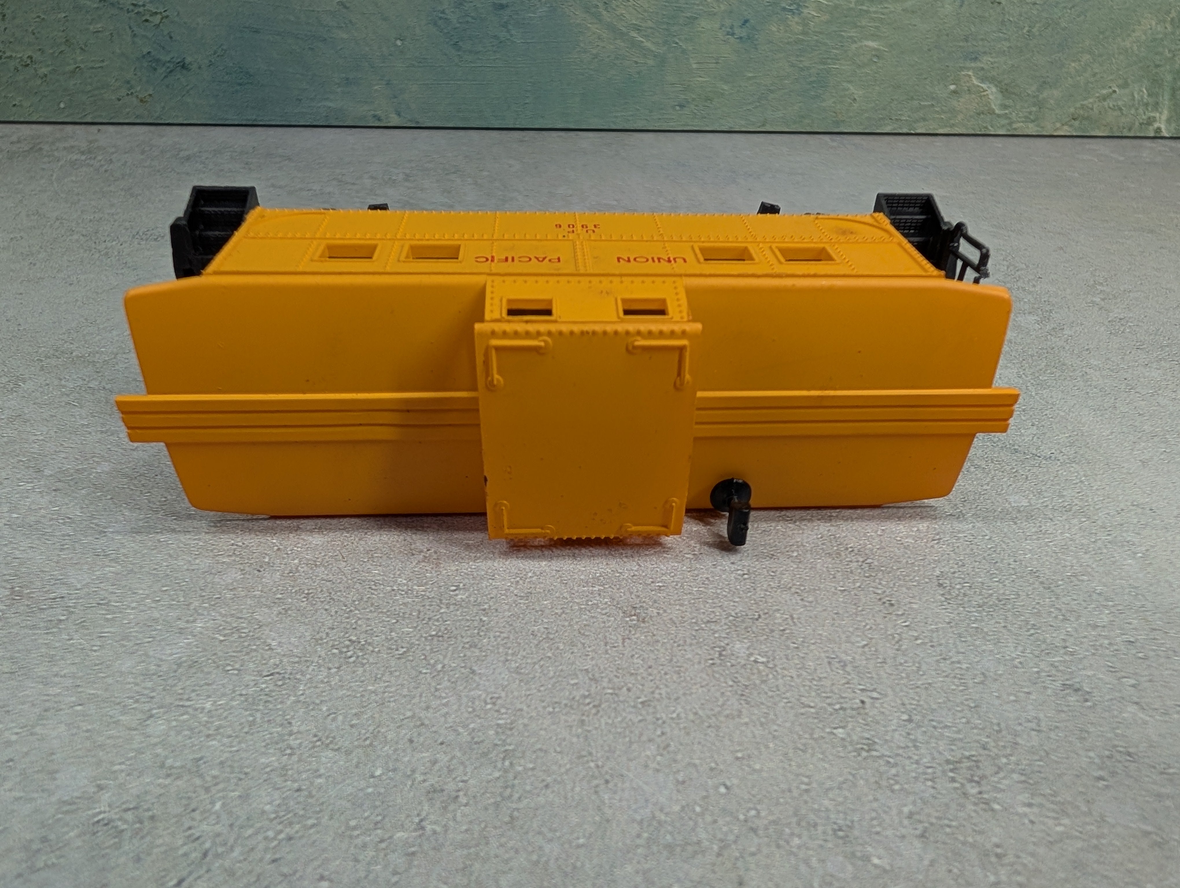 USED HO Scale Caboose Union Pacific UP #3906