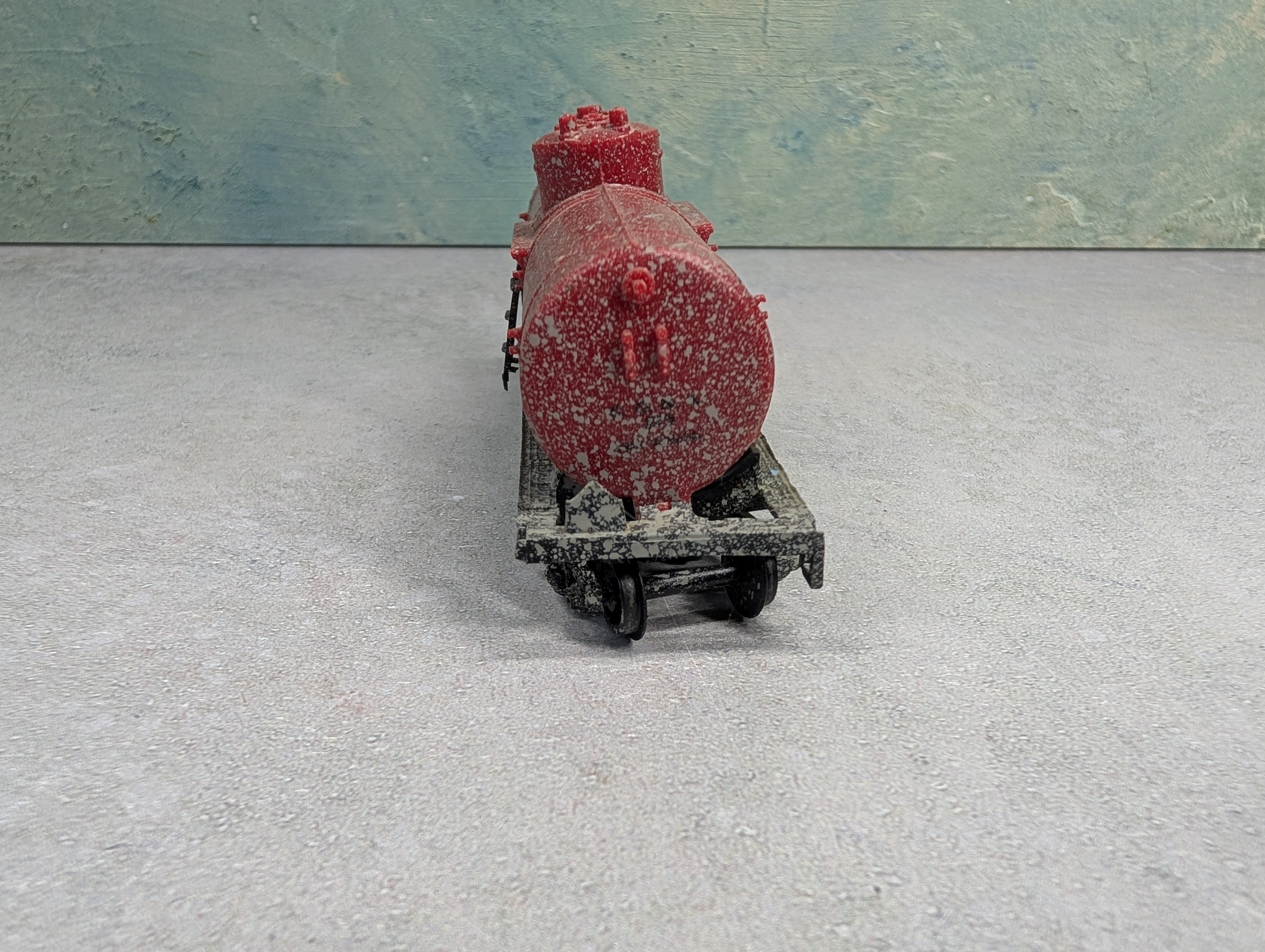 USED Life-Like HO Scale Single Dome Tank Car Conoco Paint Splatter