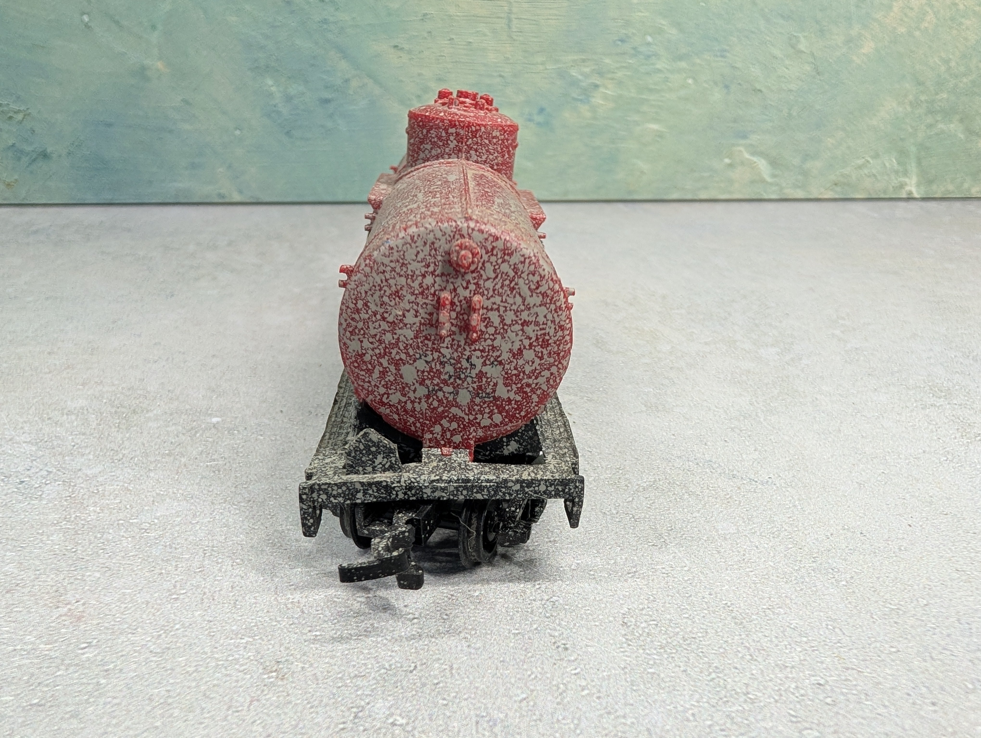 USED Life-Like HO Scale Single Dome Tank Car Conoco Paint Splatter