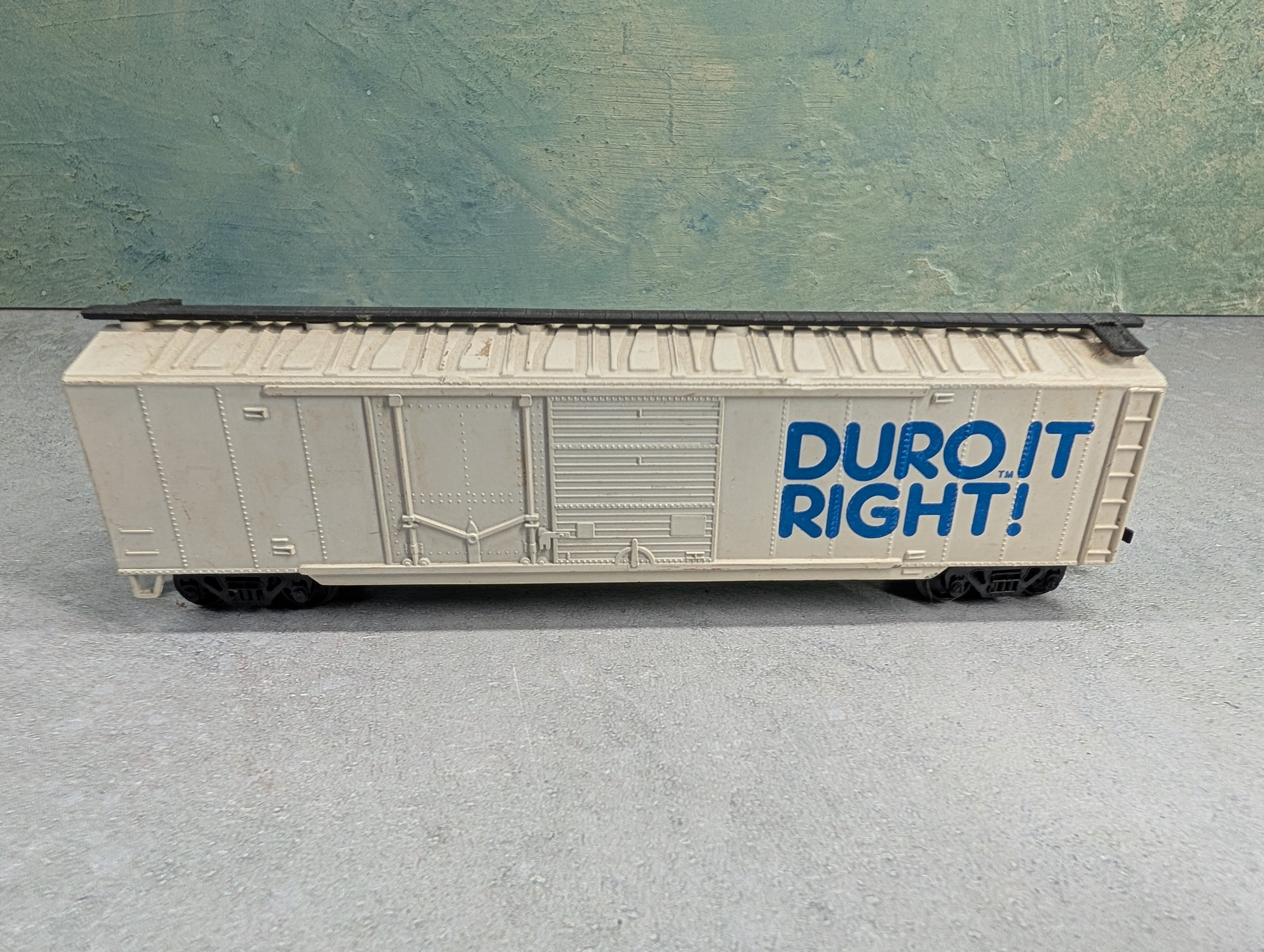 USED HO Scale 50' Box Car Duro It Right!