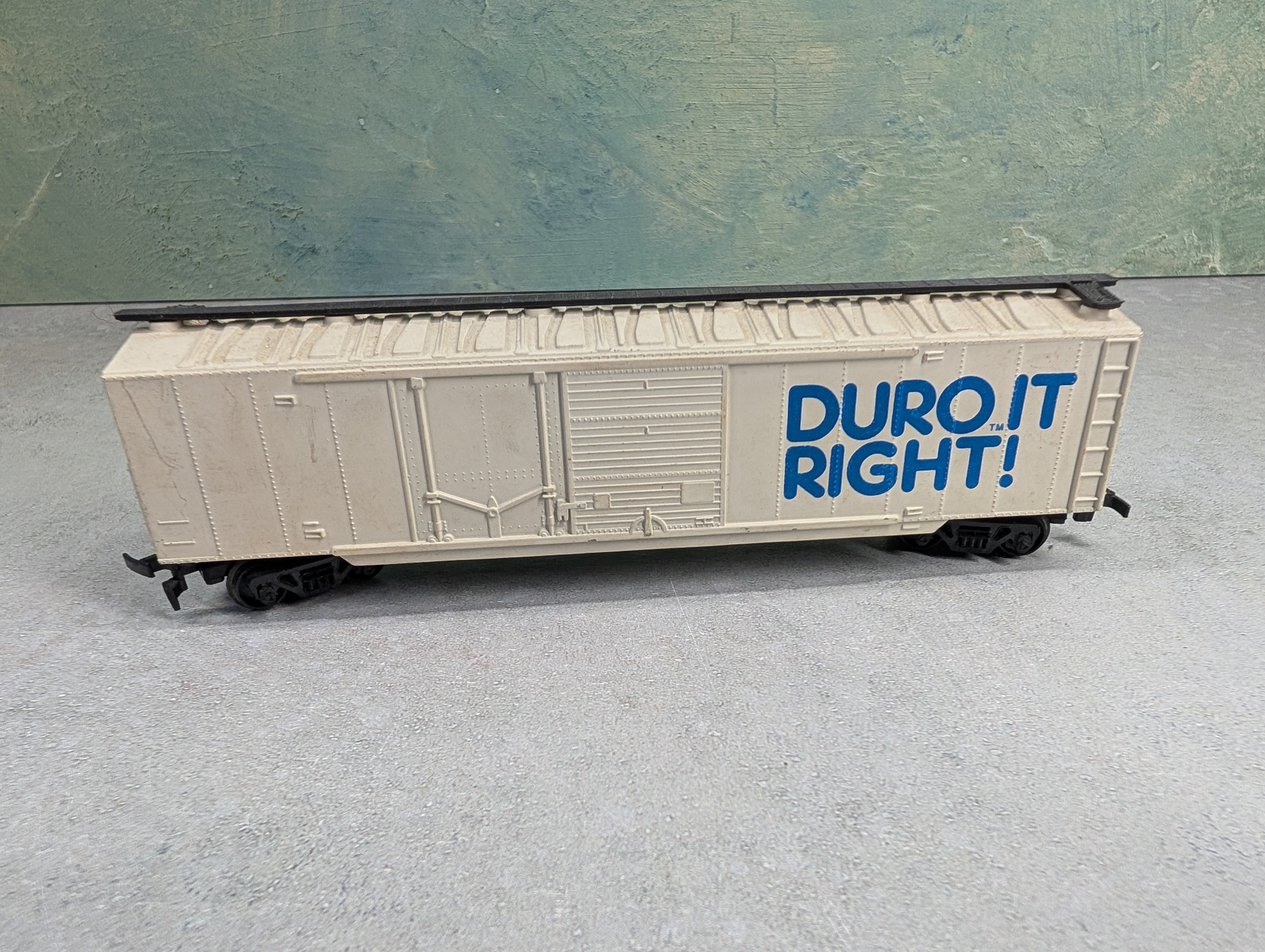 USED HO Scale 50' Box Car Duro It Right!