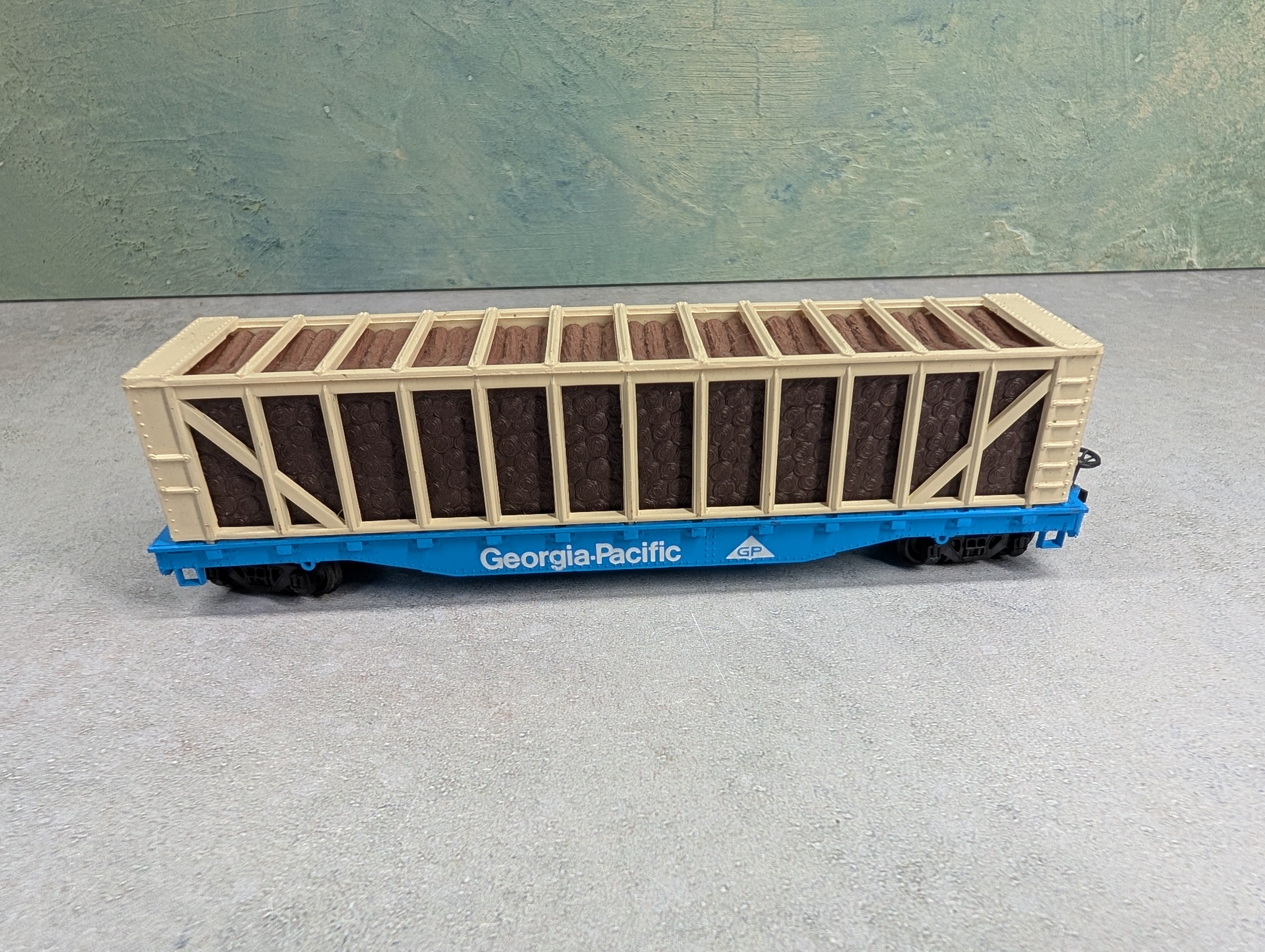 USED Bachmann HO Scale Puplewood Flat Car Georgia Pacific