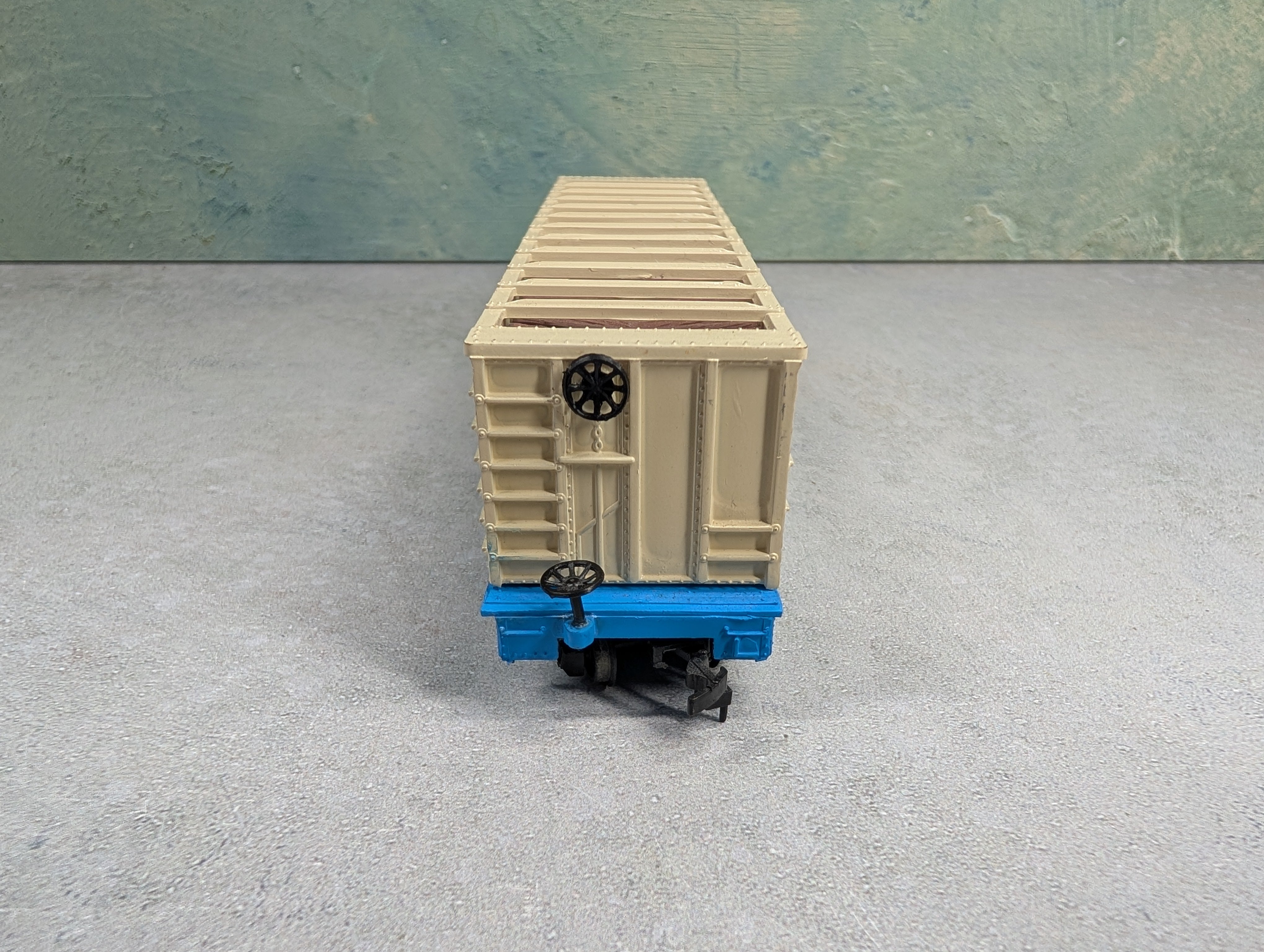 USED Bachmann HO Scale Puplewood Flat Car Georgia Pacific