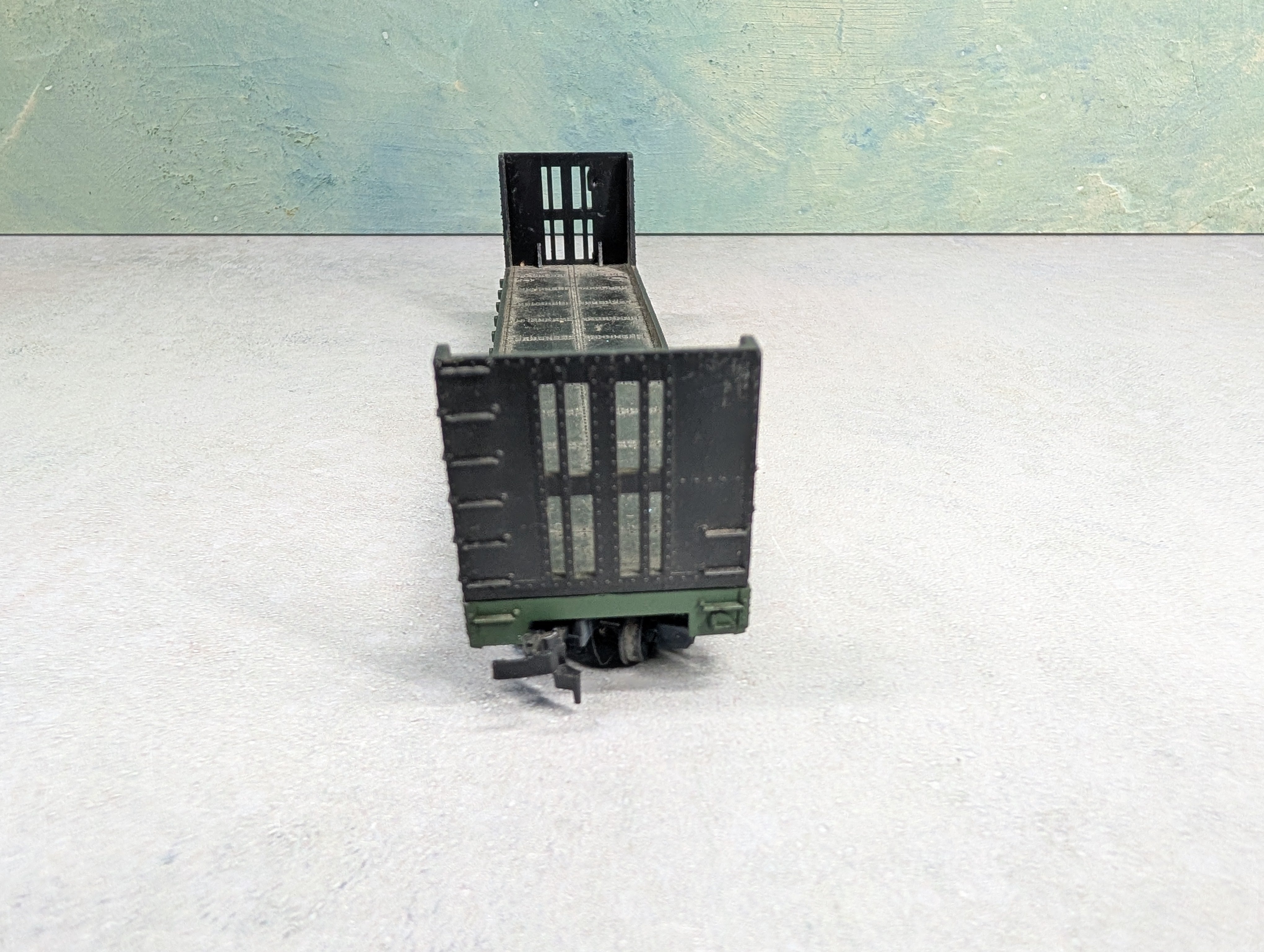 USED Mantua HO Scale Bulkhead Flat Car Green Santa Fe ATSF #90806