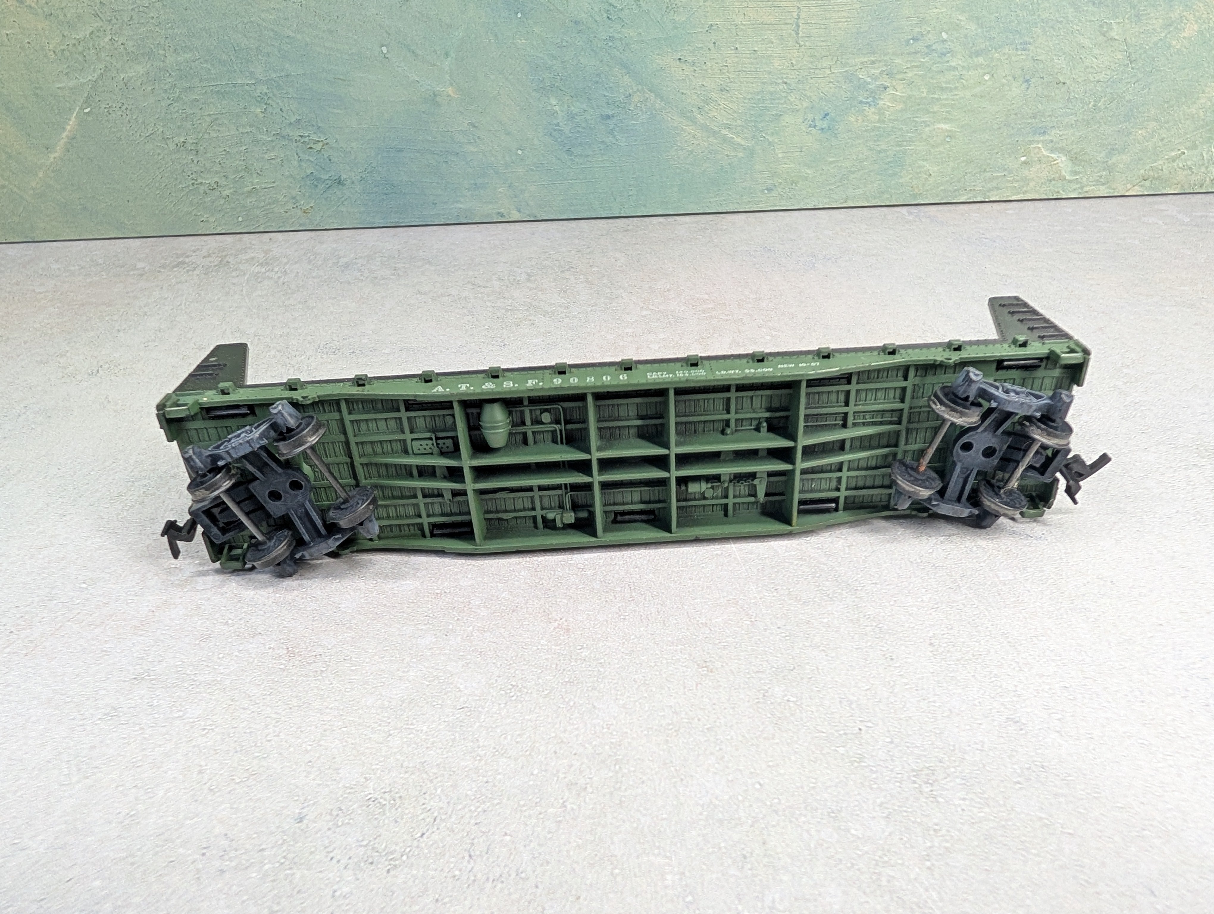 USED Mantua HO Scale Bulkhead Flat Car Green Santa Fe ATSF #90806