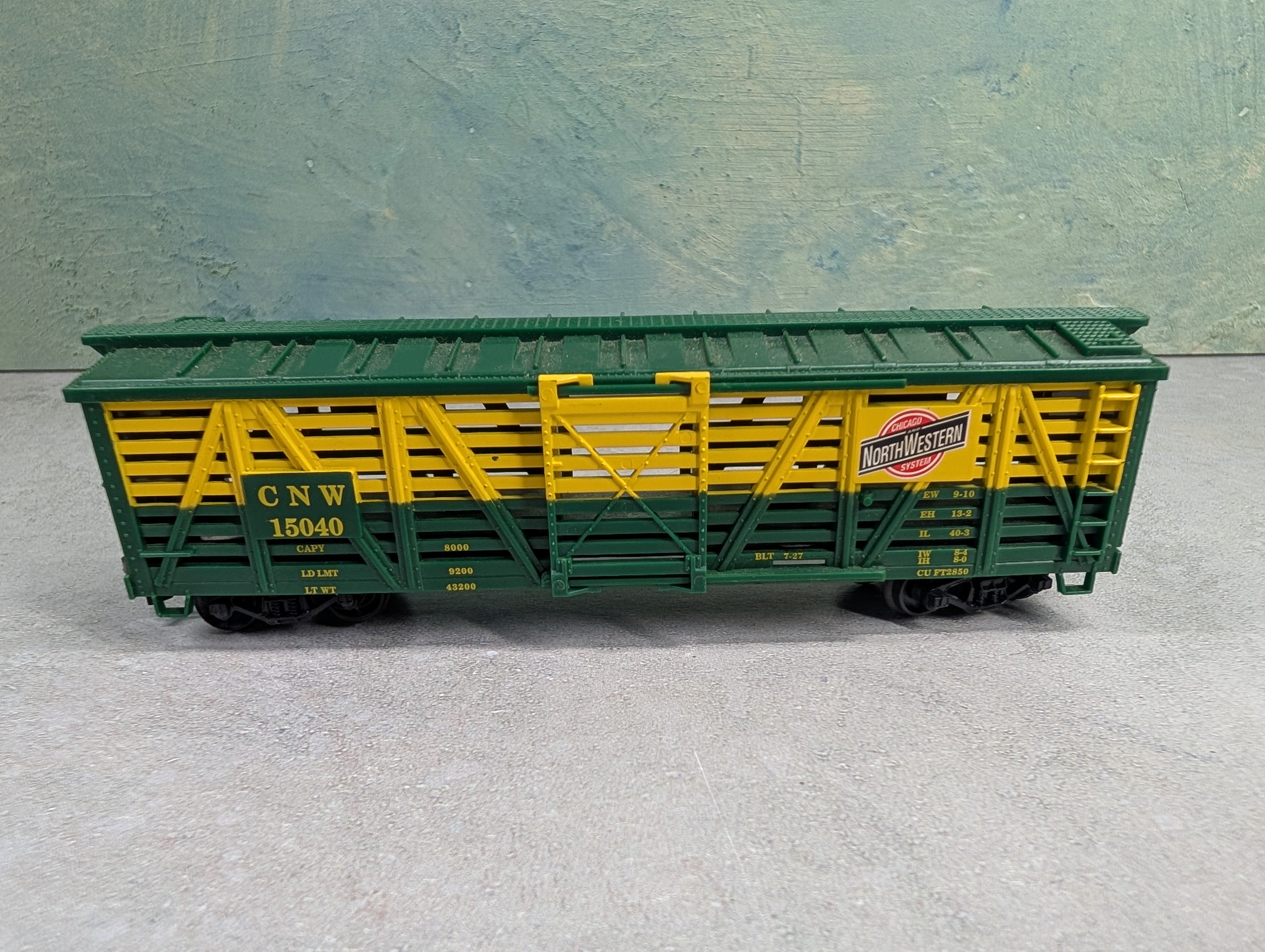 USED Life-Like HO Scale Cattle Stock Car Chicago & North Western CNW #15040