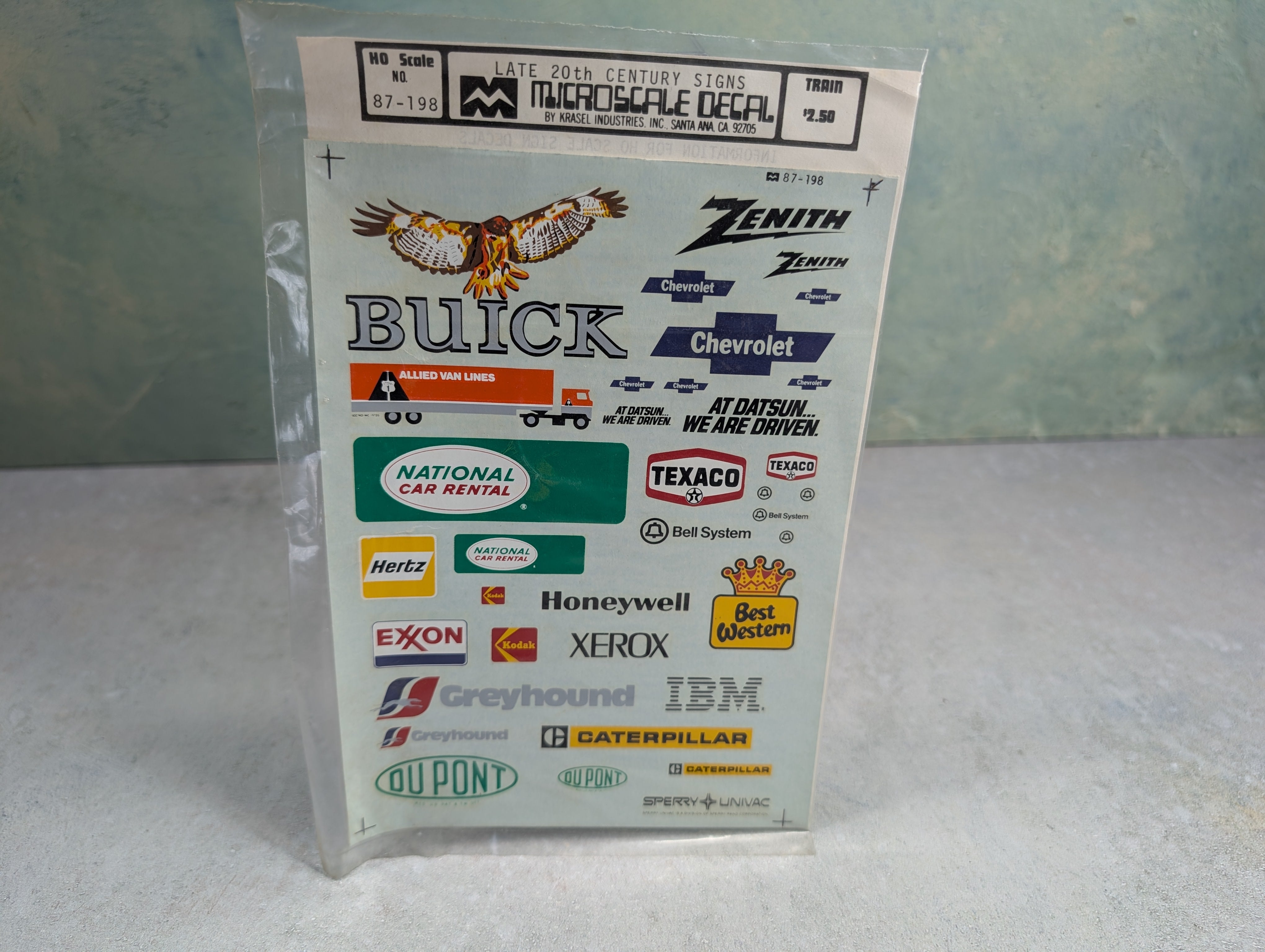 MICROSCALE 87-198 HO Scale Late 20th Century Signs, Buick, Texaco, Exxon, Caterpillar, Greyhound Decals