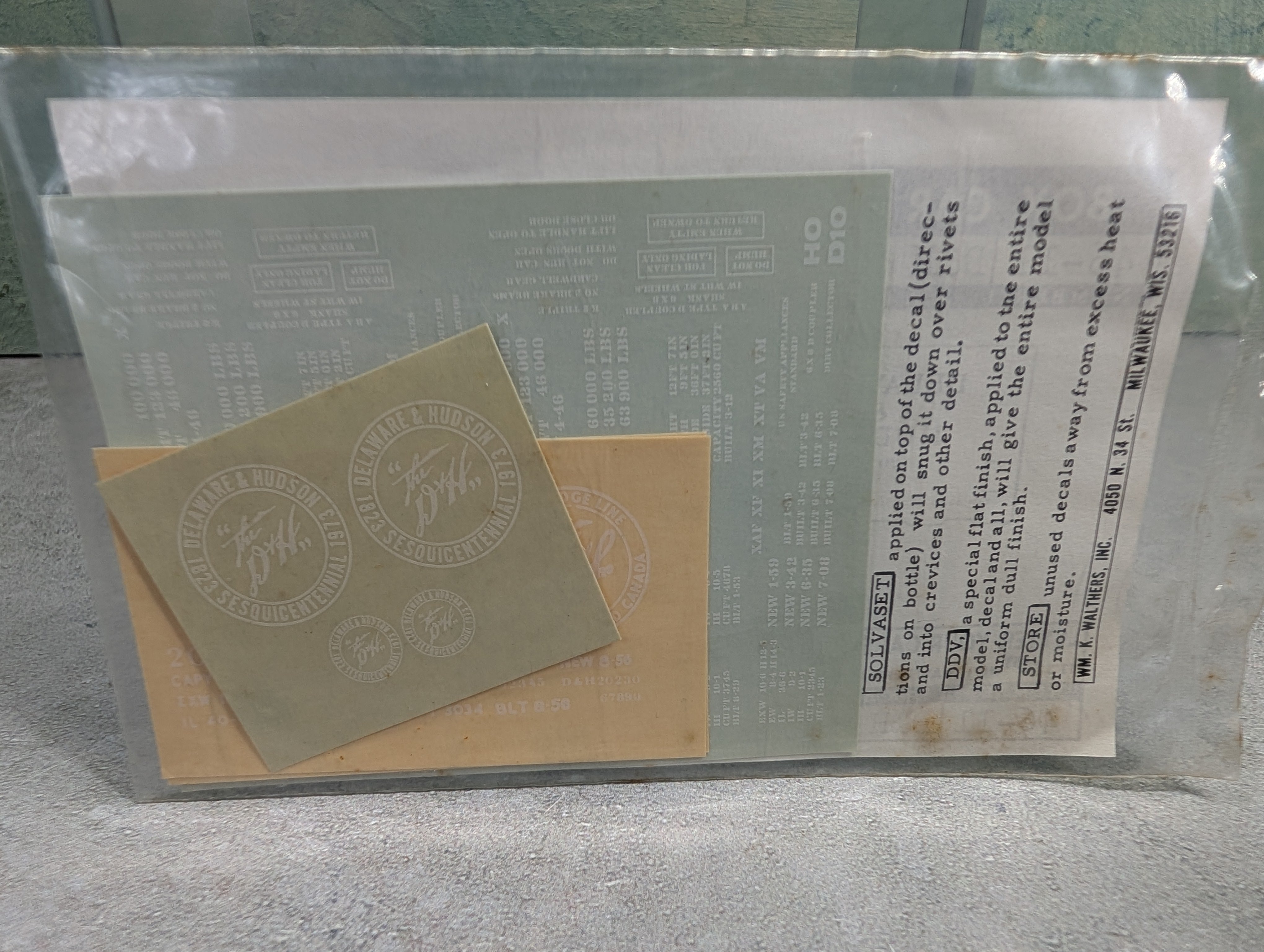 Walthers 46-11 HO Scale Box Car - Delaware & Hudson (White) Decals