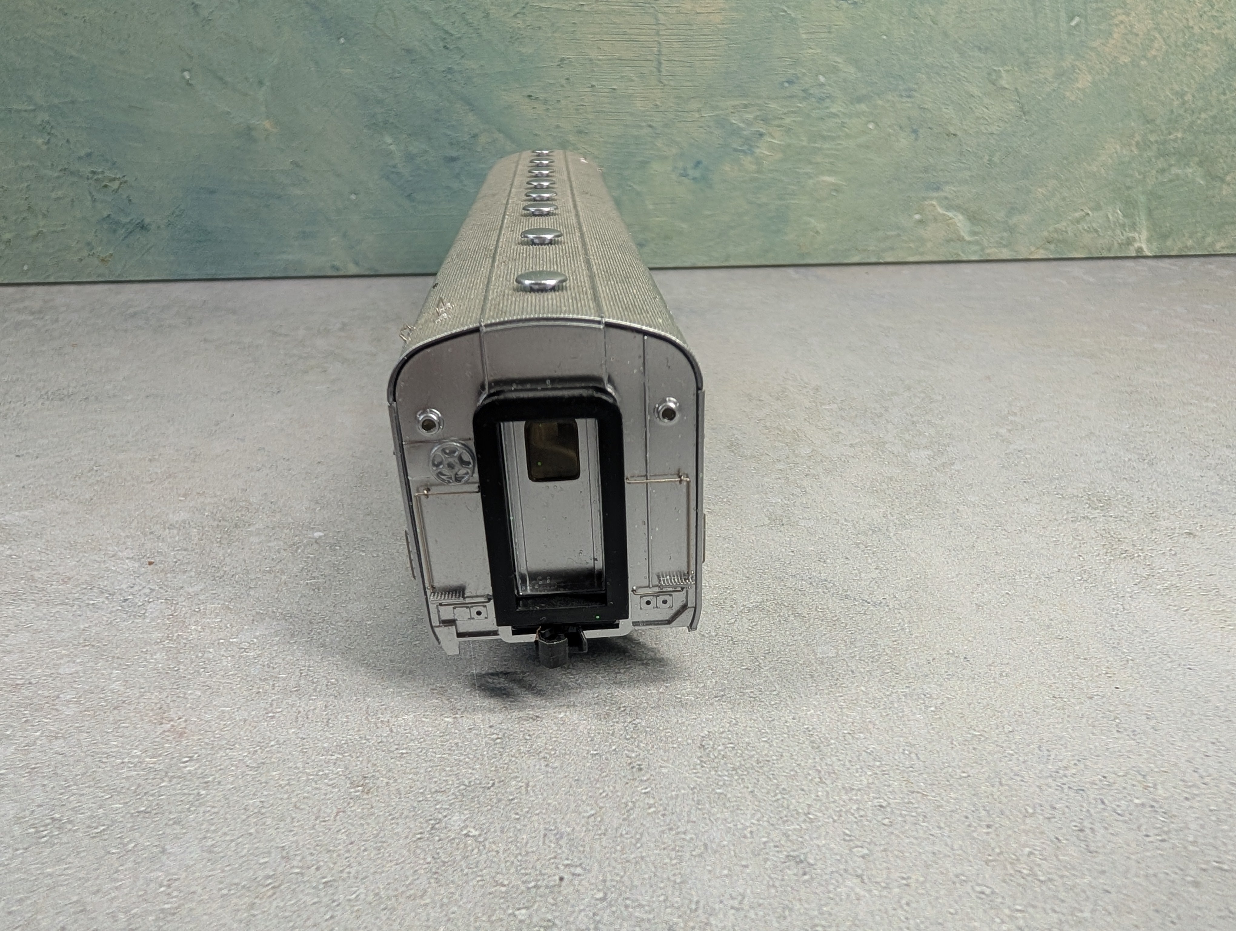 USED WalthersProto 920-13061 HO Scale 63' Budd Railway Post Office Amtrak #8036 Phase IV