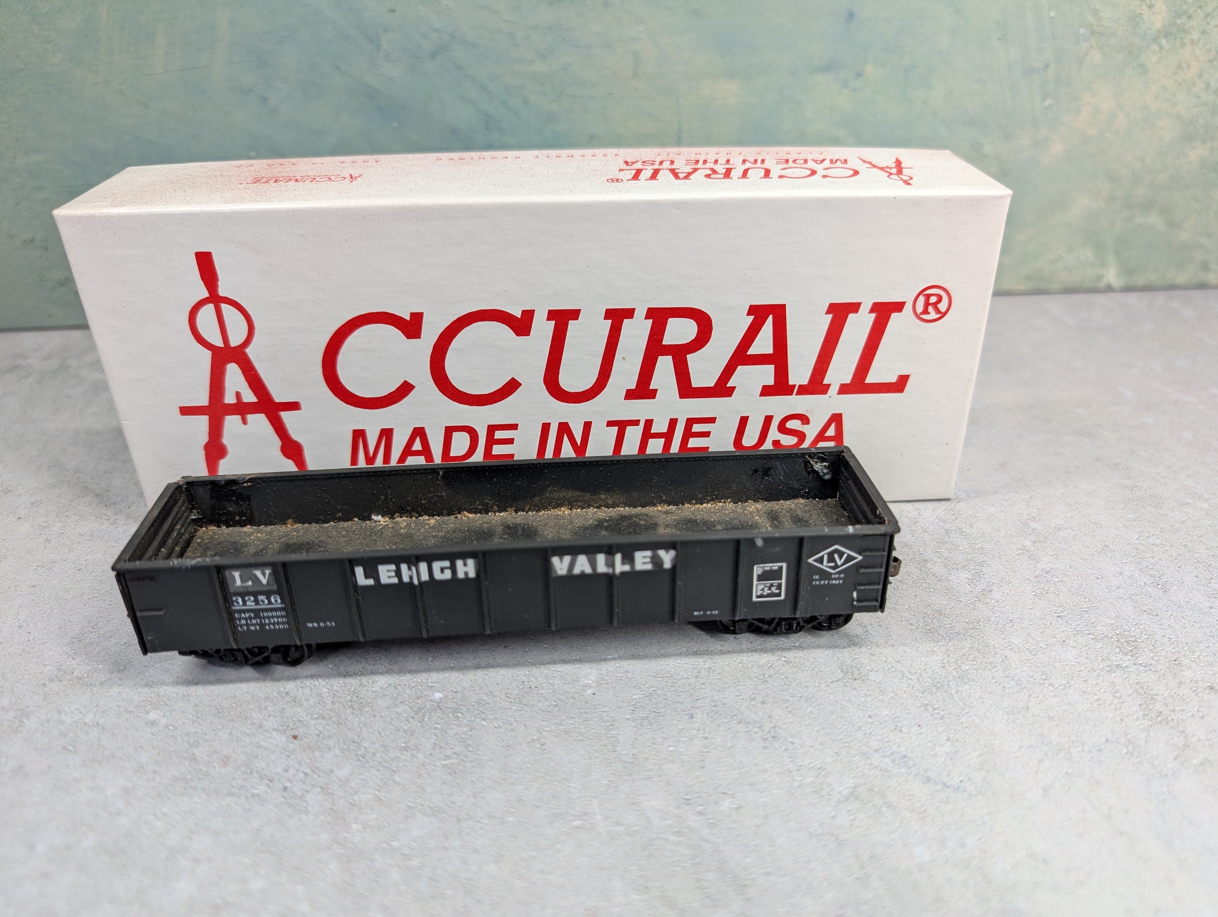 USED Accurail HO Scale AAR 41' Steel Gondola Lehigh Valley LV #3256 Custom Decals