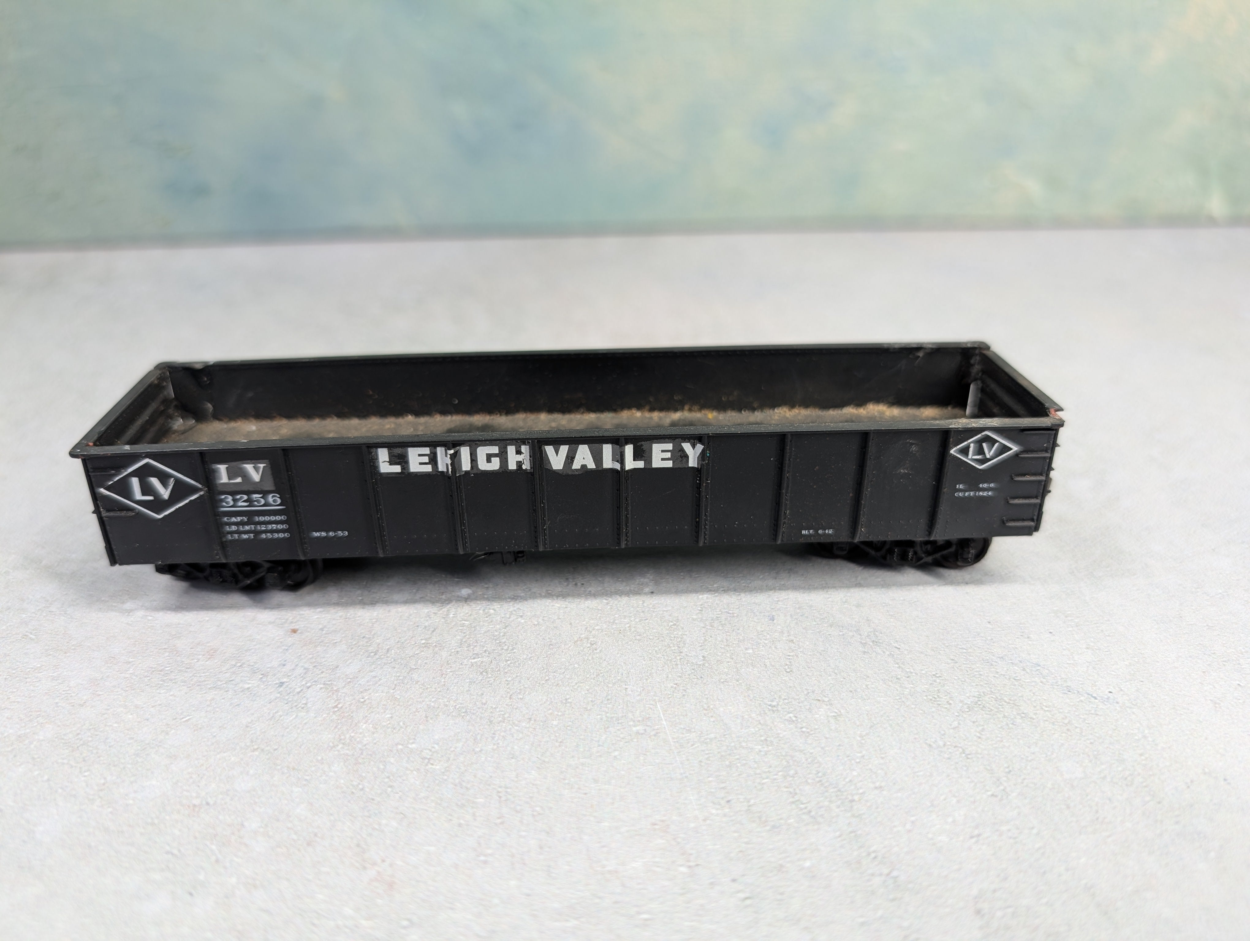 USED Accurail HO Scale AAR 41' Steel Gondola Lehigh Valley LV #3256 Custom Decals