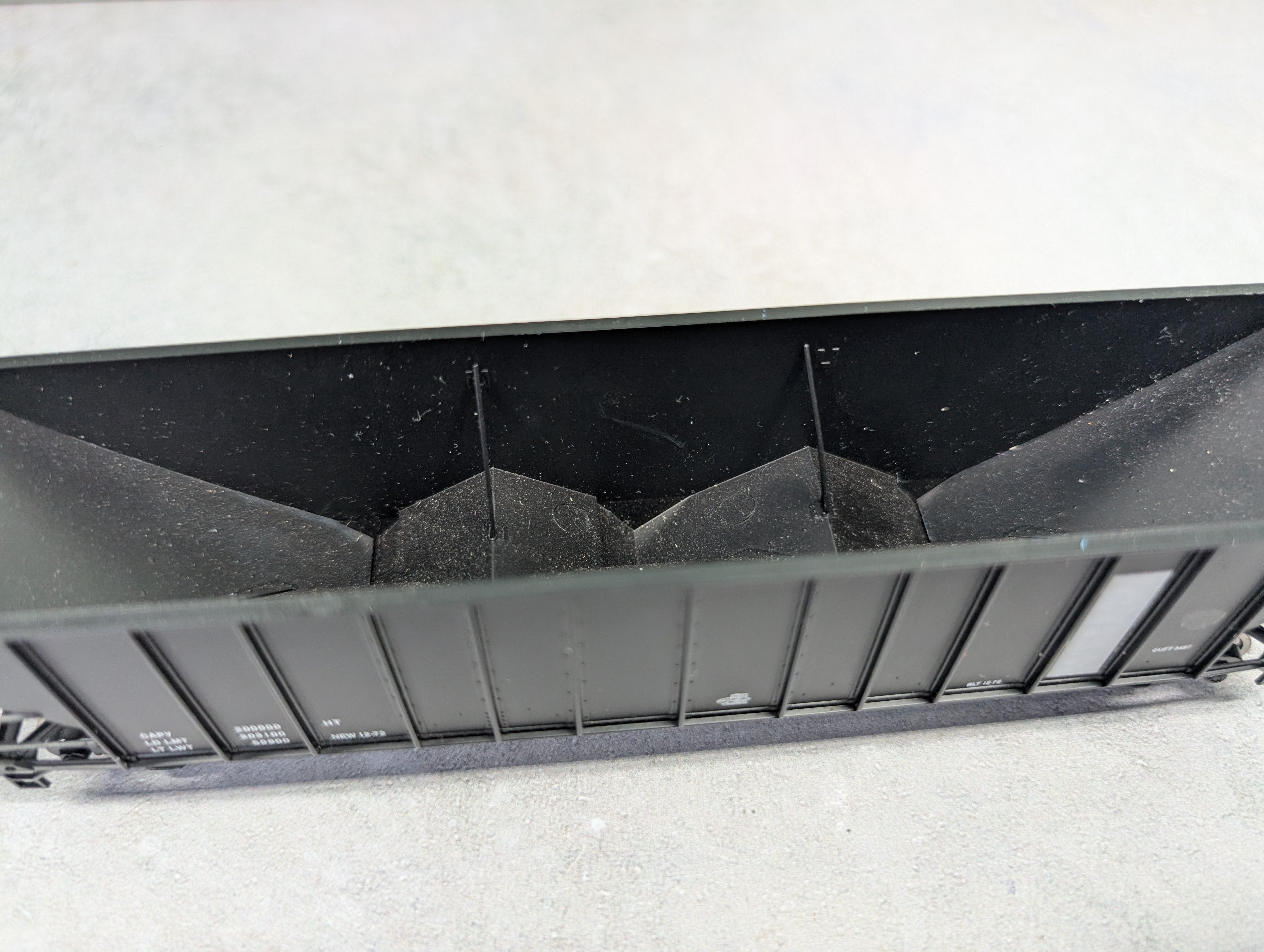 USED Bowser 43199 HO Scale 100 Ton 4 Bay Hopper - Black with Dim Data