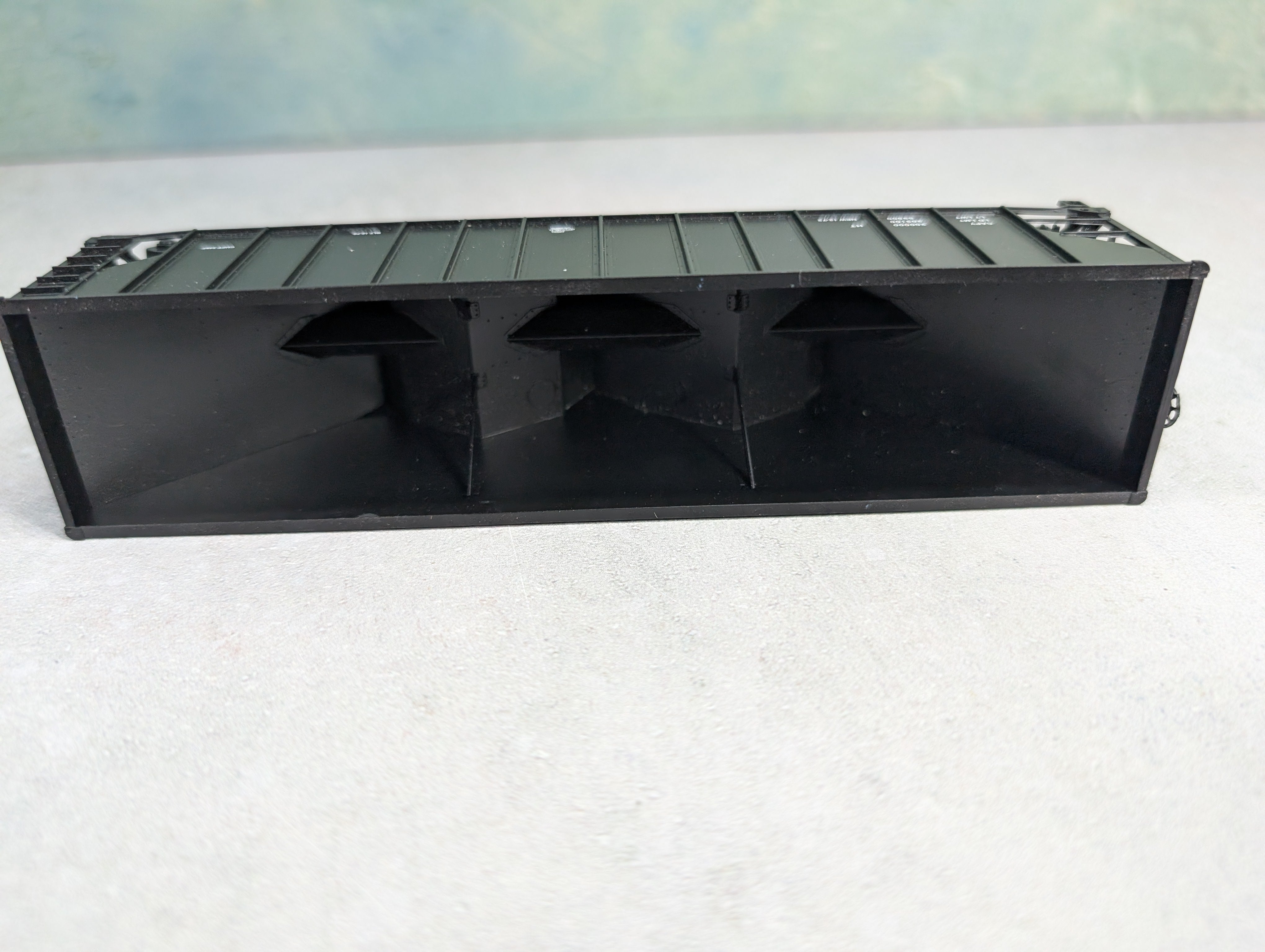 USED Bowser 43199 HO Scale 100 Ton 4 Bay Hopper - Black with Dim Data