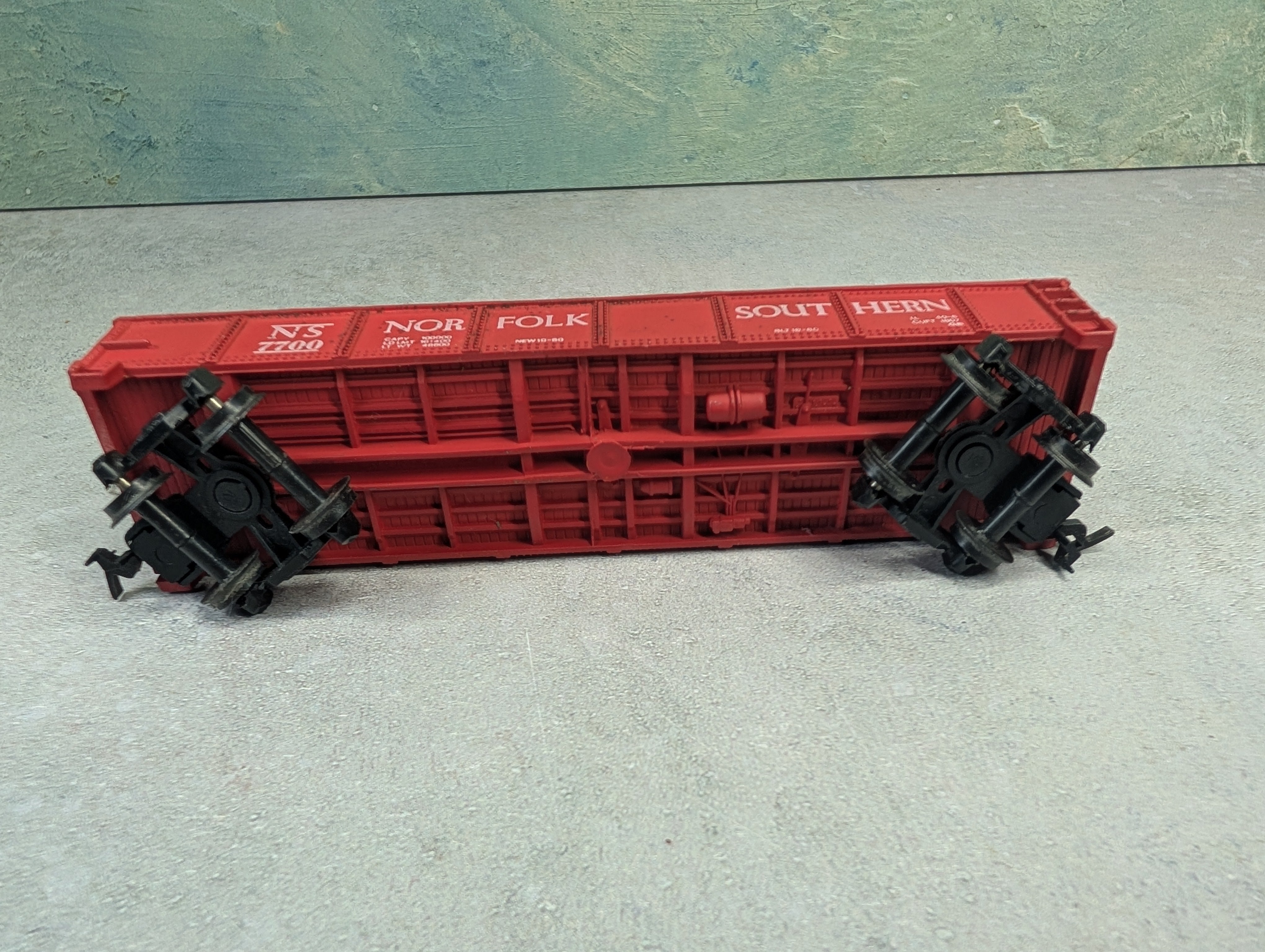 USED AHM HO Scale 40' Flat Car Norfolk Southern Original #7700 w/ Rock Load