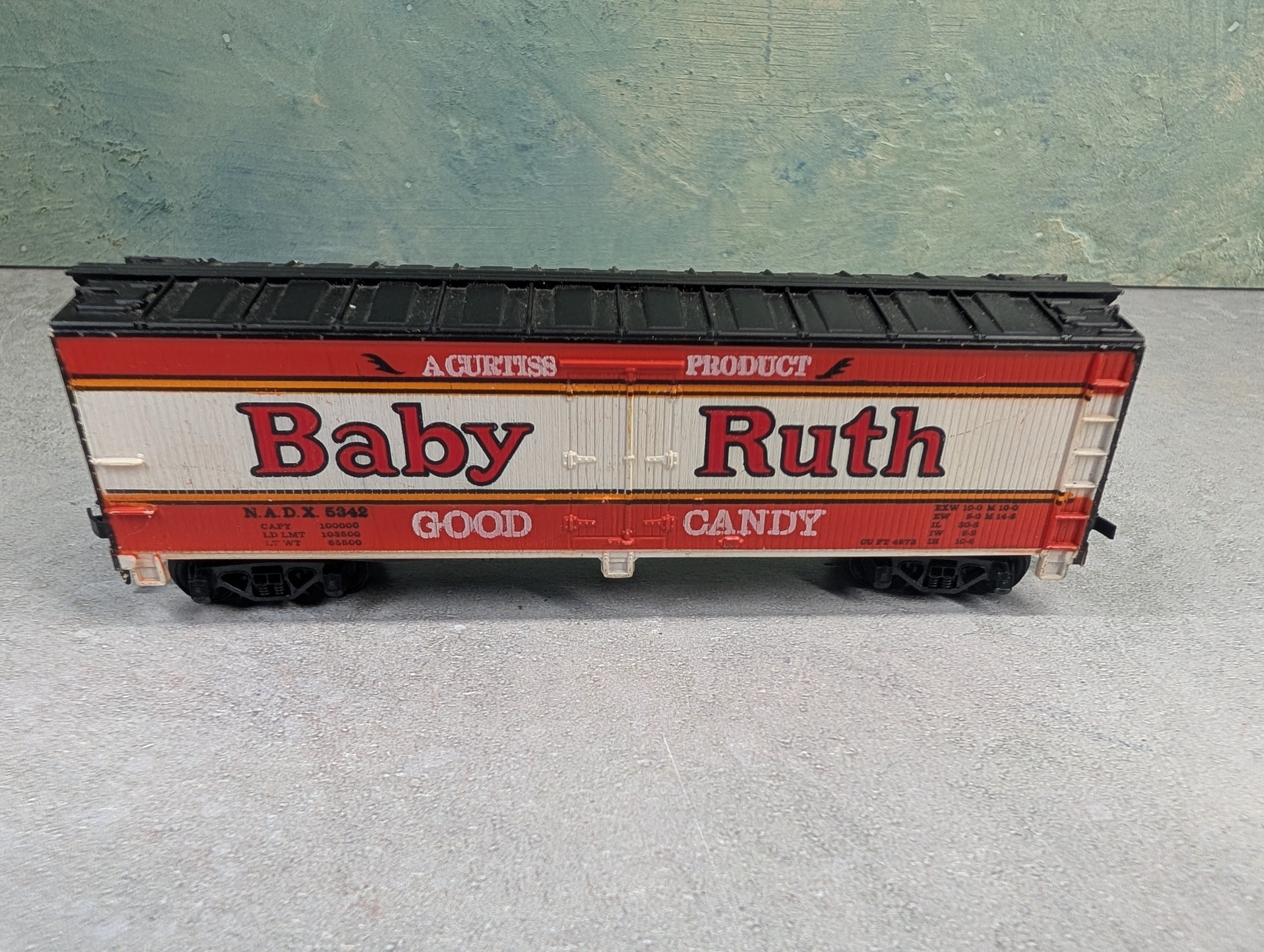 USED Tyco HO Scale 40' Wooden Reefer Box Car Baby Ruth NADX #5342