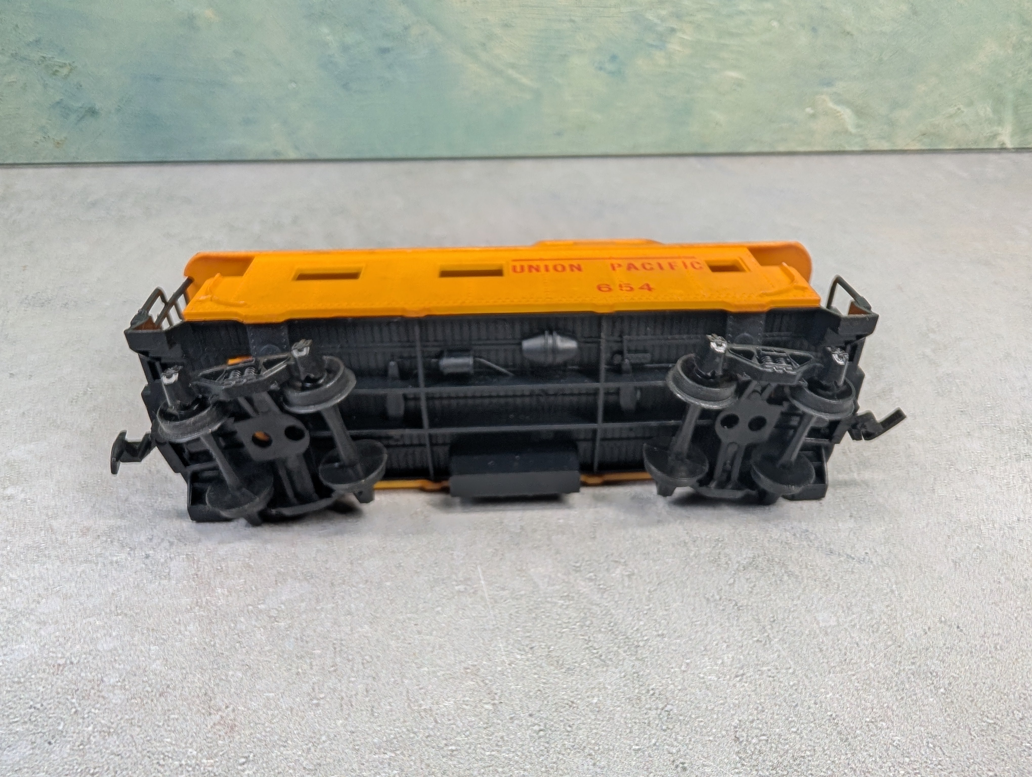 USED Tyco HO Scale Caboose Union Pacific #654