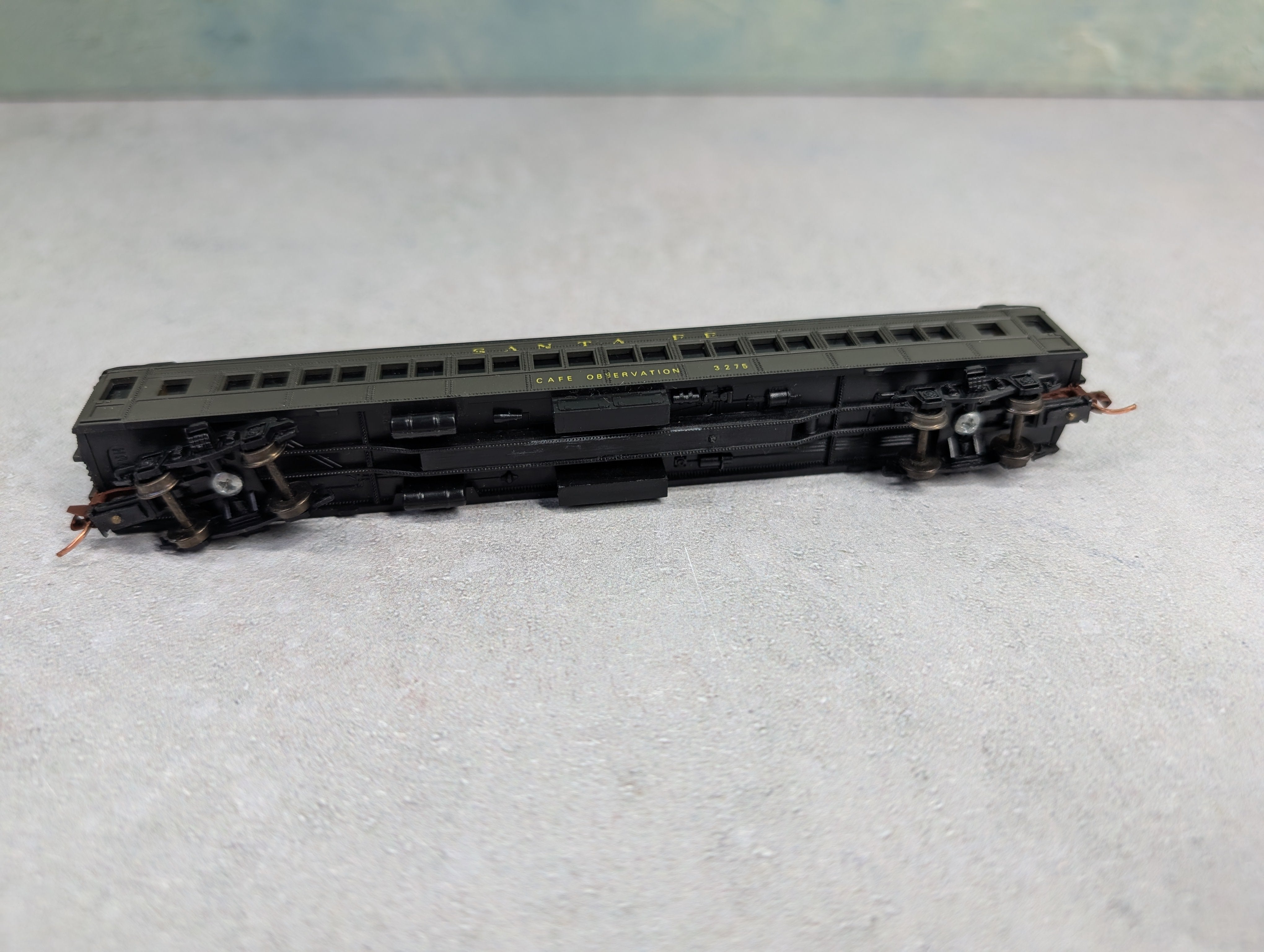 USED Model Power 8620 N Scale Coach Passenger Car Santa Fe Cafe Observation #3275