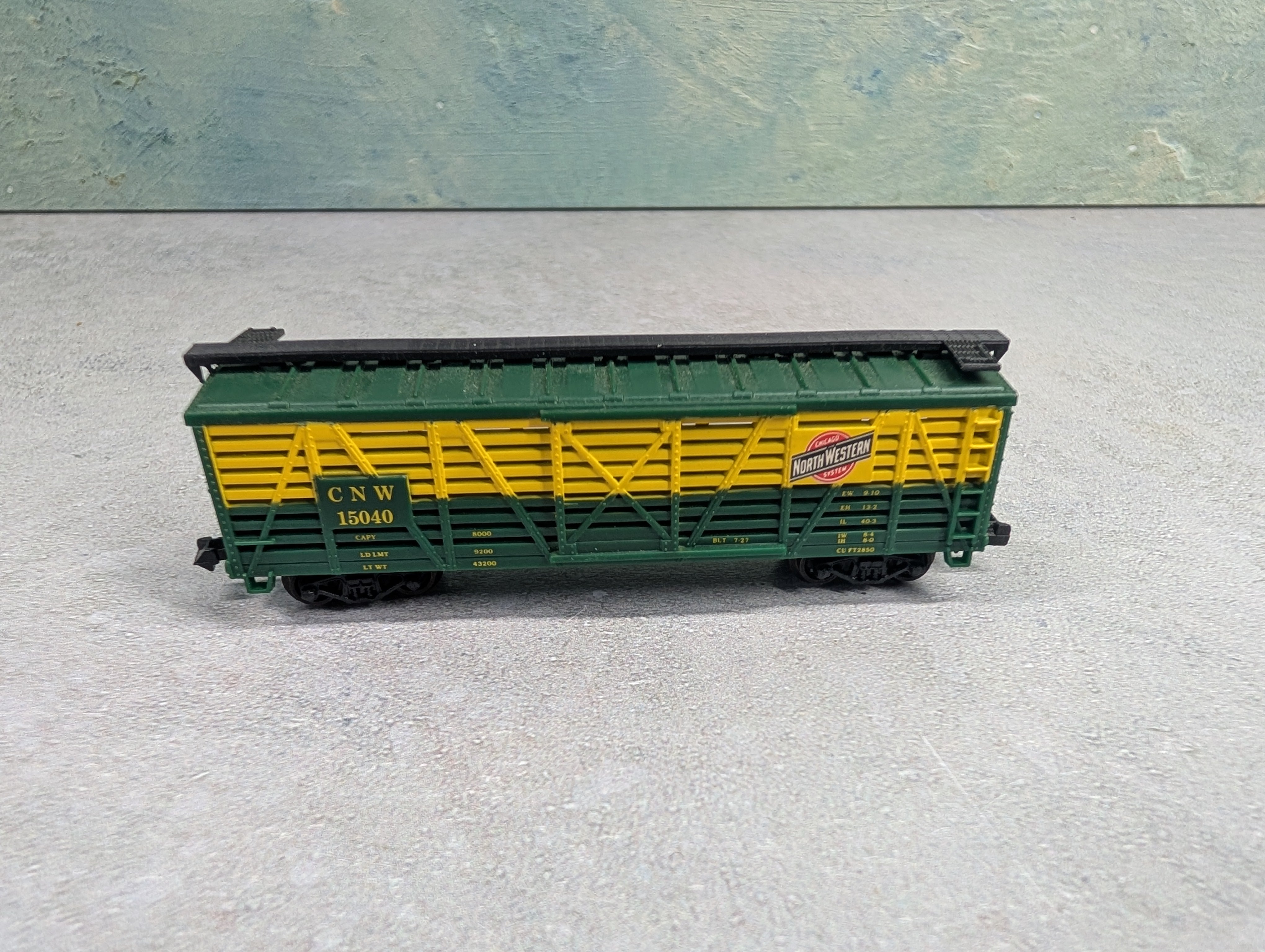 USED Life-Like N Scale 40' Cattle Stock Car Chicago & North Western CNW #15040