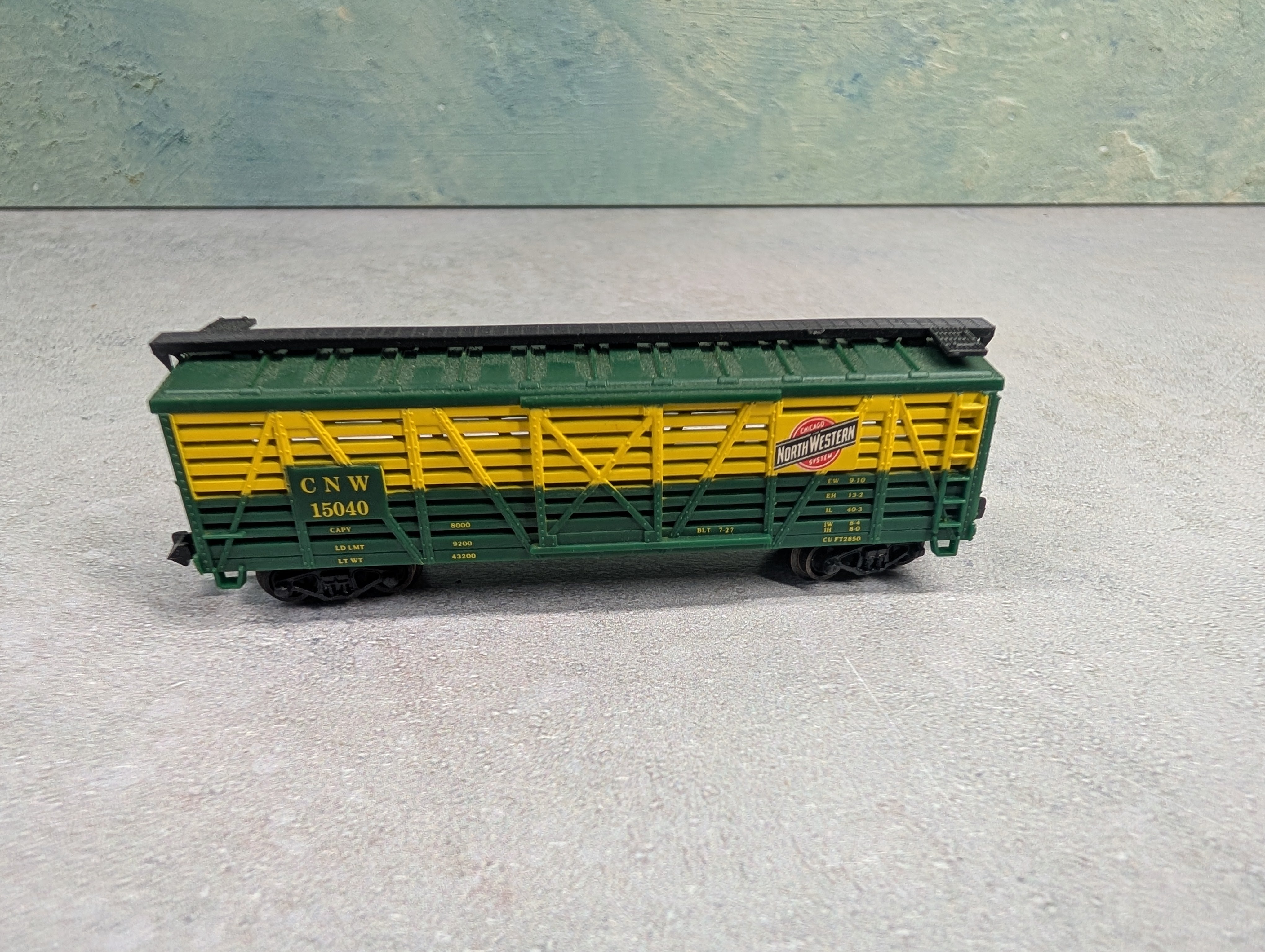 USED Life-Like N Scale 40' Cattle Stock Car Chicago & North Western CNW #15040