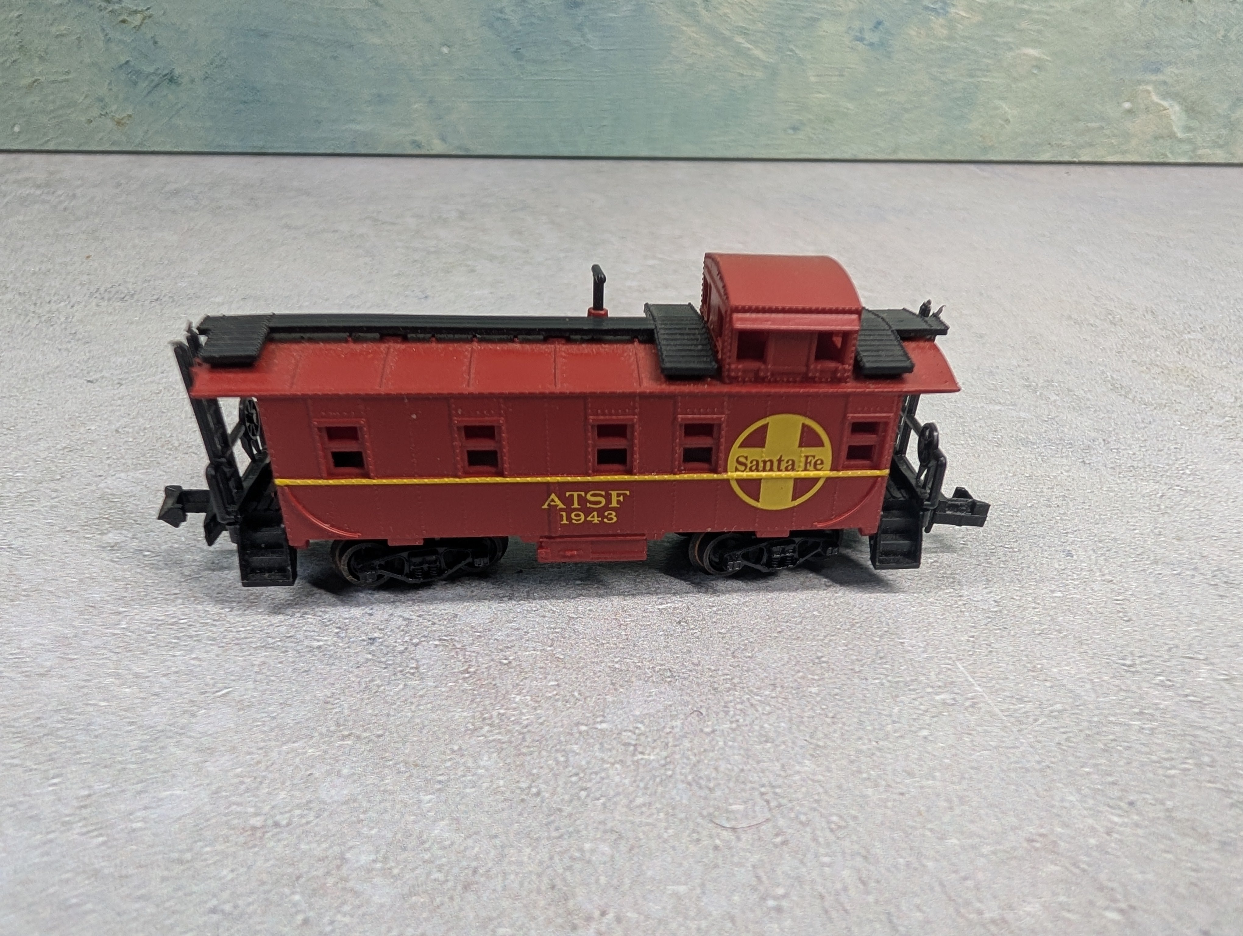 USED Life-Like N Scale Caboose Santa Fe ATSF #1943