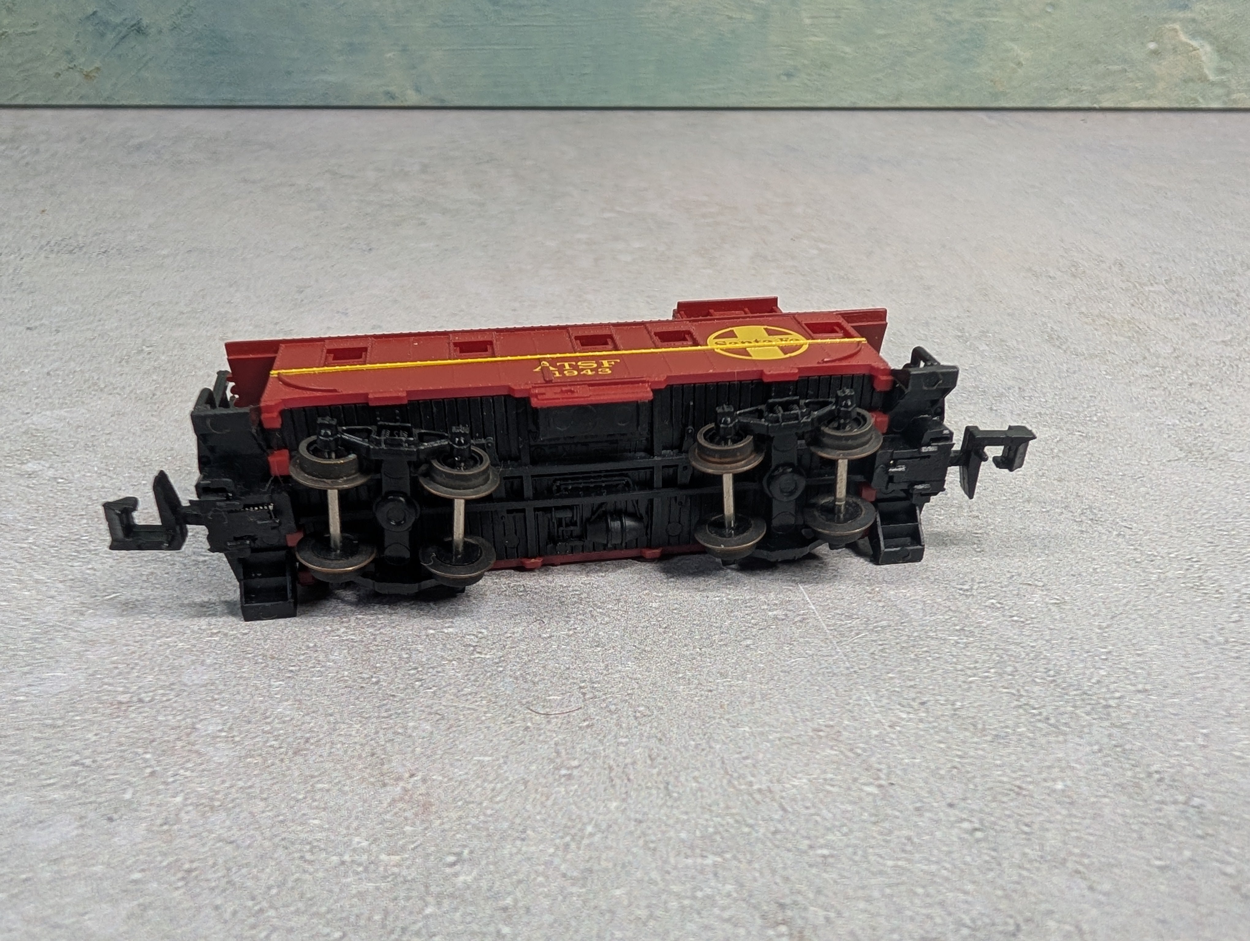 USED Life-Like N Scale Caboose Santa Fe ATSF #1943