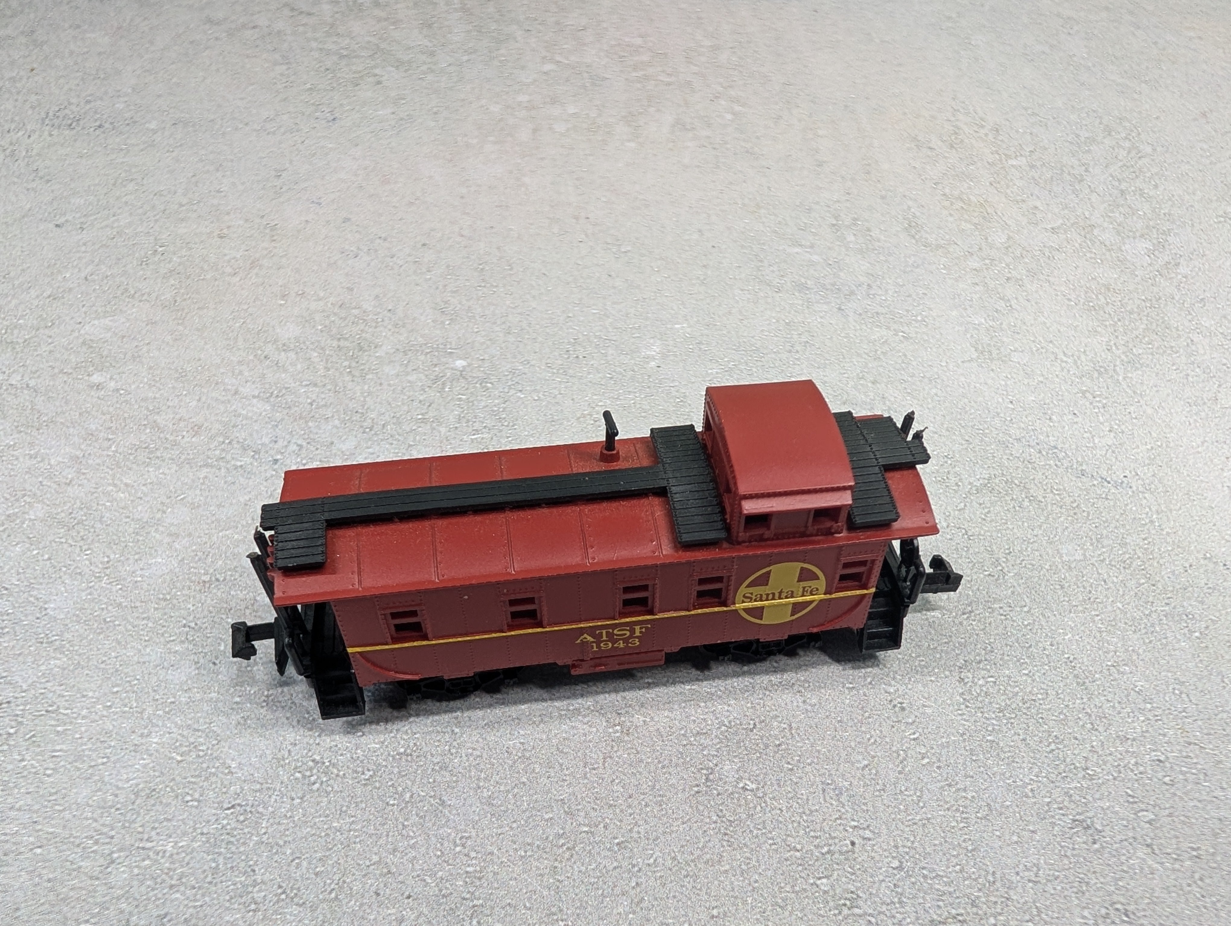 USED Life-Like N Scale Caboose Santa Fe ATSF #1943