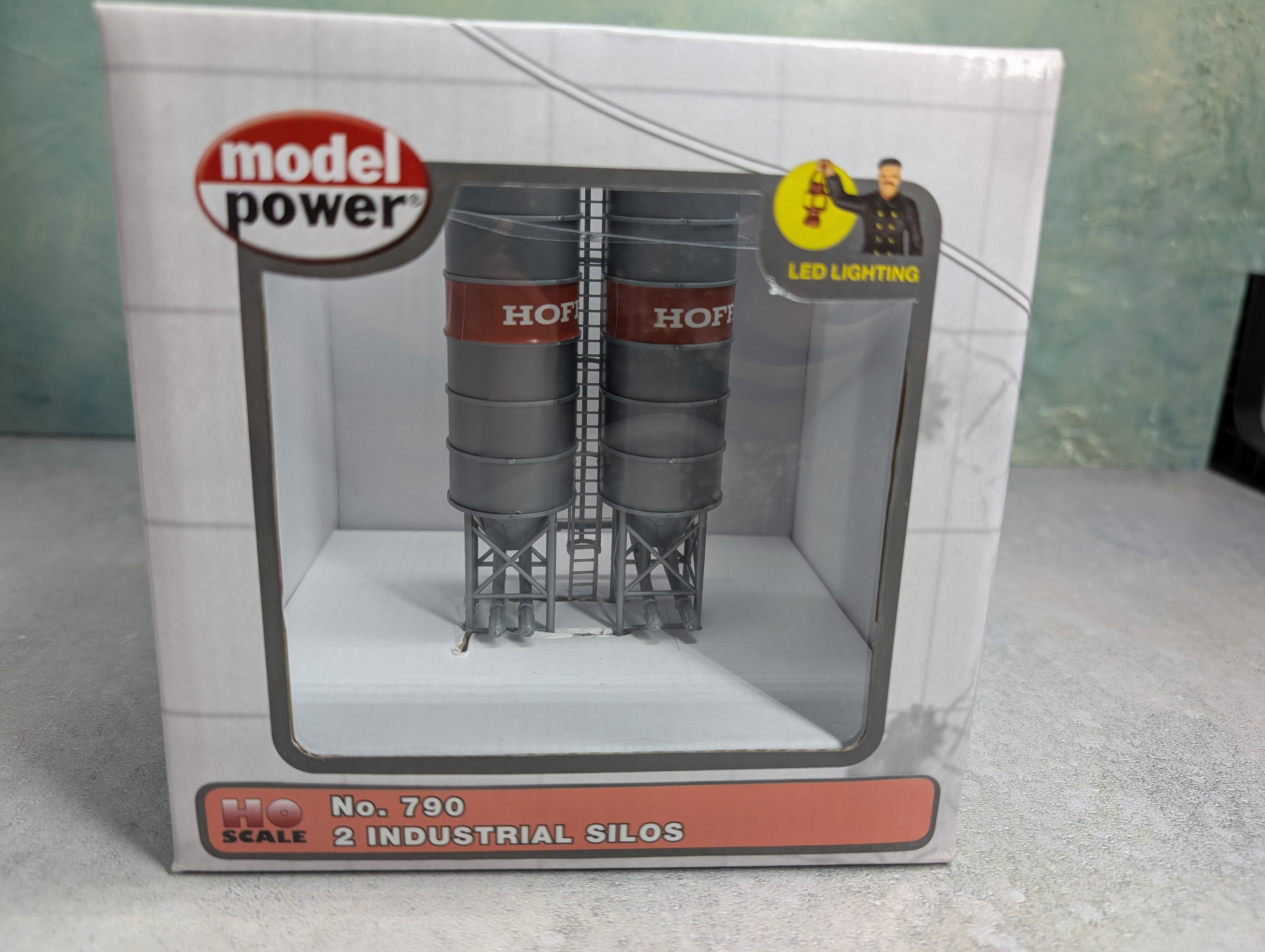 Model Power 790 HO Scale 2 Industrial Silos