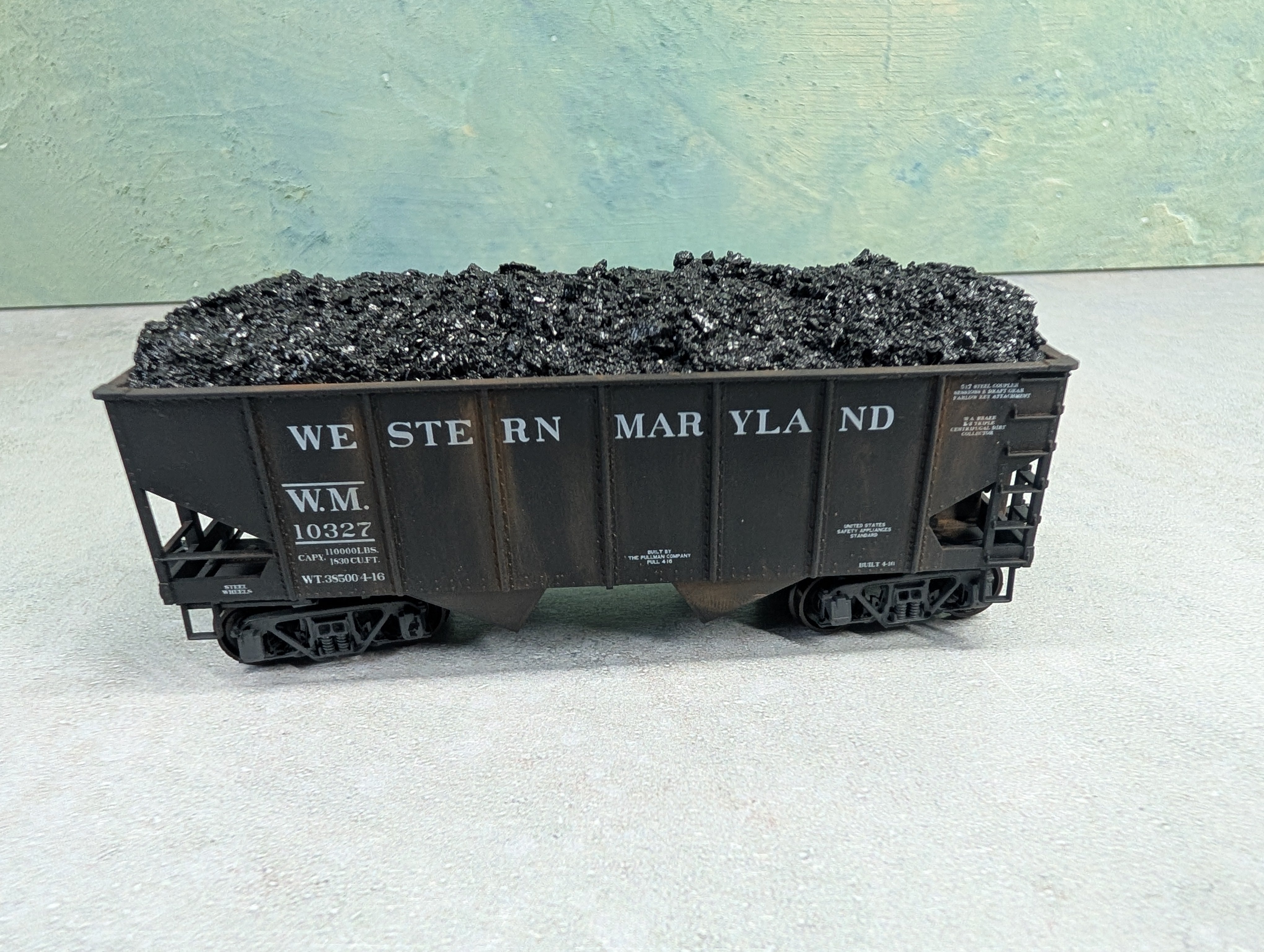 USED Accurail HO Scale 2 Bay Open Hopper Western Maryland WM #10327 Weathered w/ Coal Load