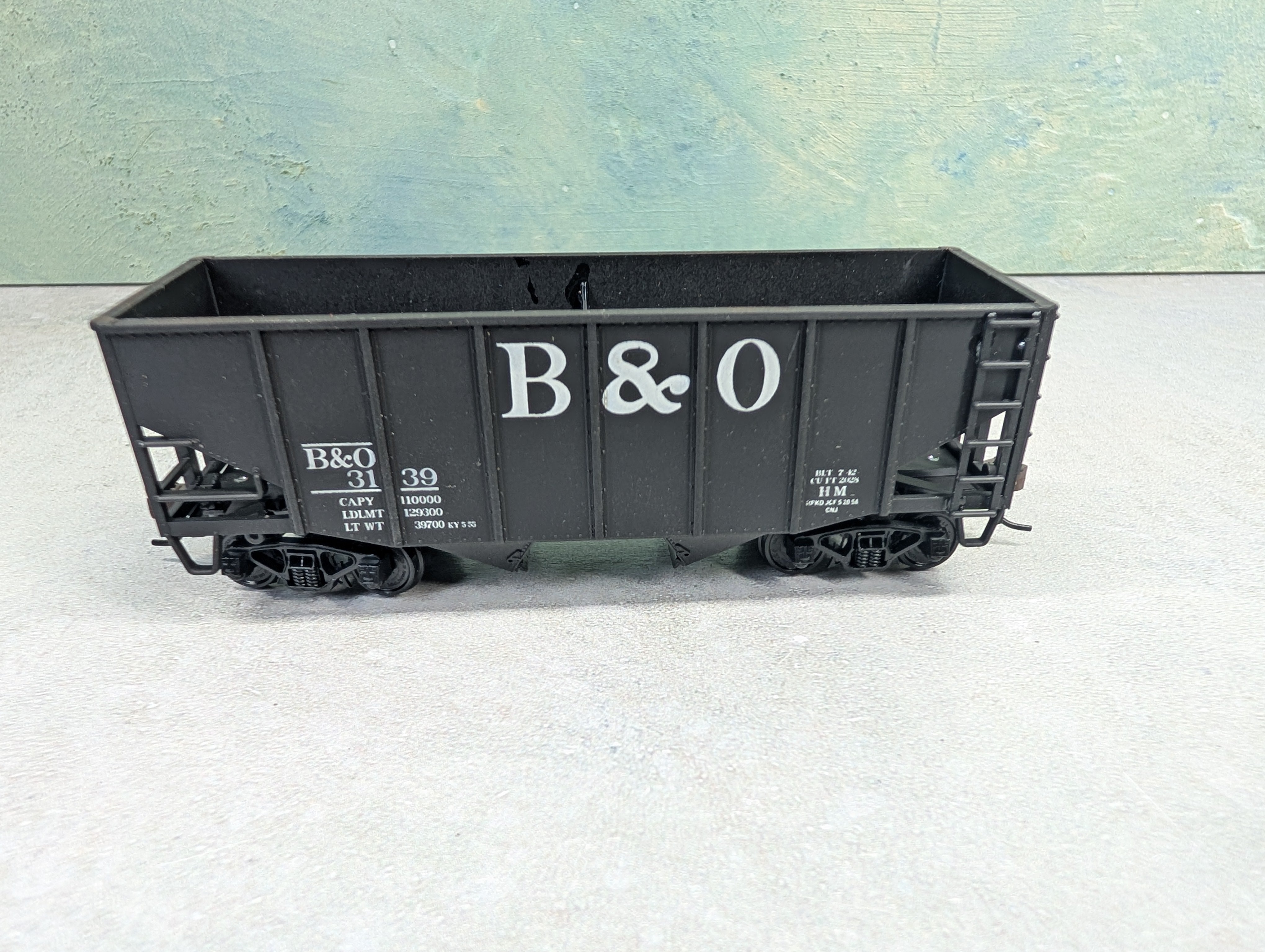 USED Stewart Hobbies HO Scale 2 Bay Open Hopper Baltimore and Ohio B&O #3139