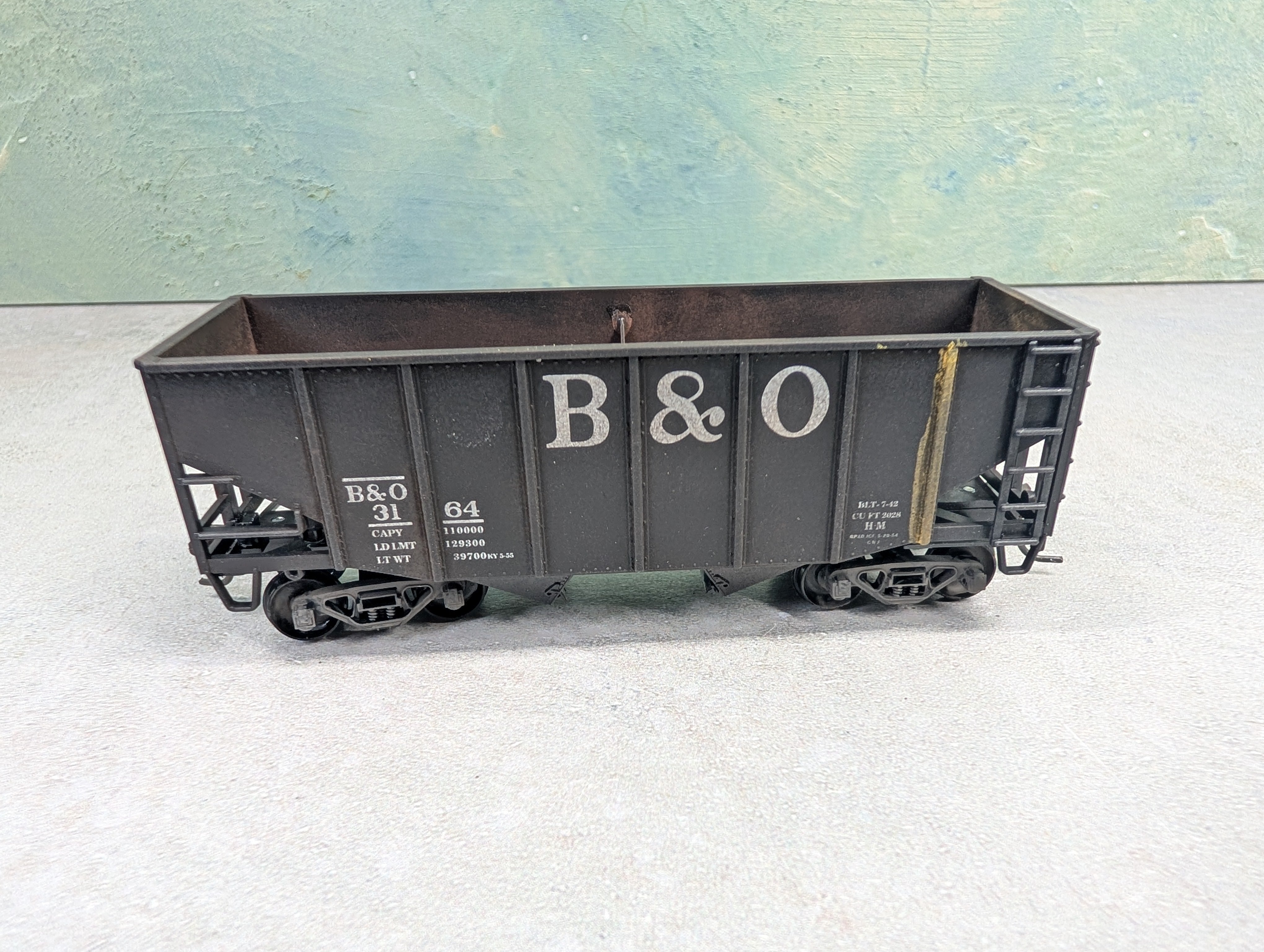 USED Stewart Hobbies HO Scale 2 Bay Open Hopper Baltimore and Ohio B&O #3164 Weathered