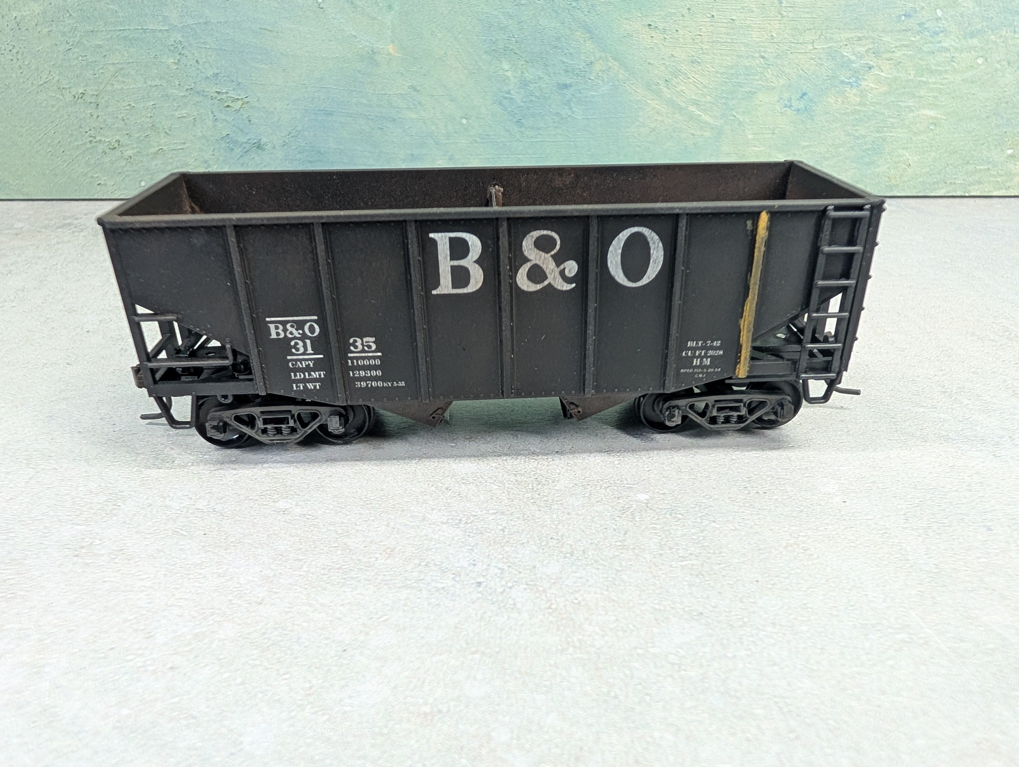USED Stewart Hobbies HO Scale 2 Bay Open Hopper Baltimore and Ohio B&O #3135 Weathered