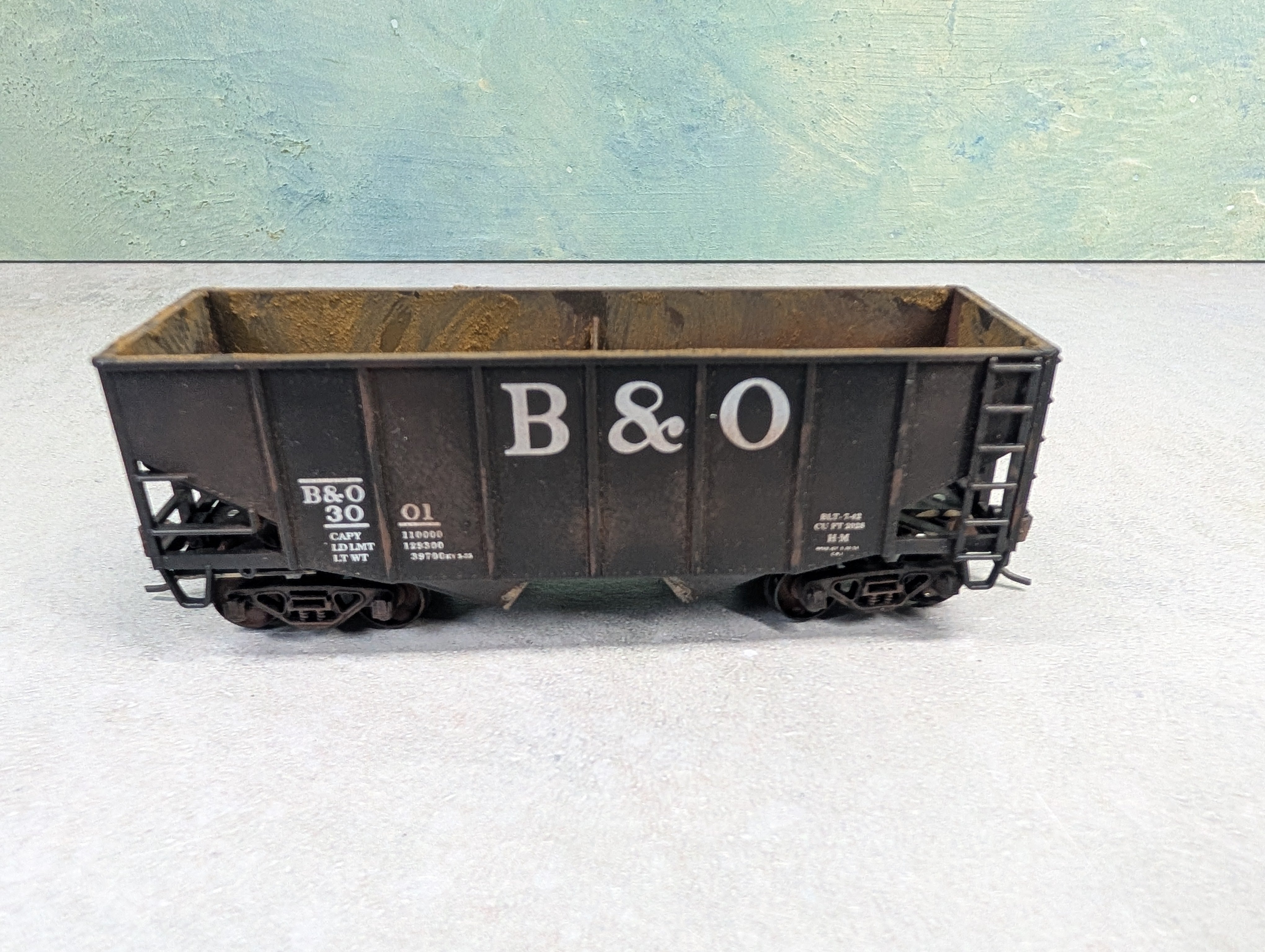USED Stewart Hobbies HO Scale 2 Bay Open Hopper Baltimore and Ohio B&O #3001 Weathered