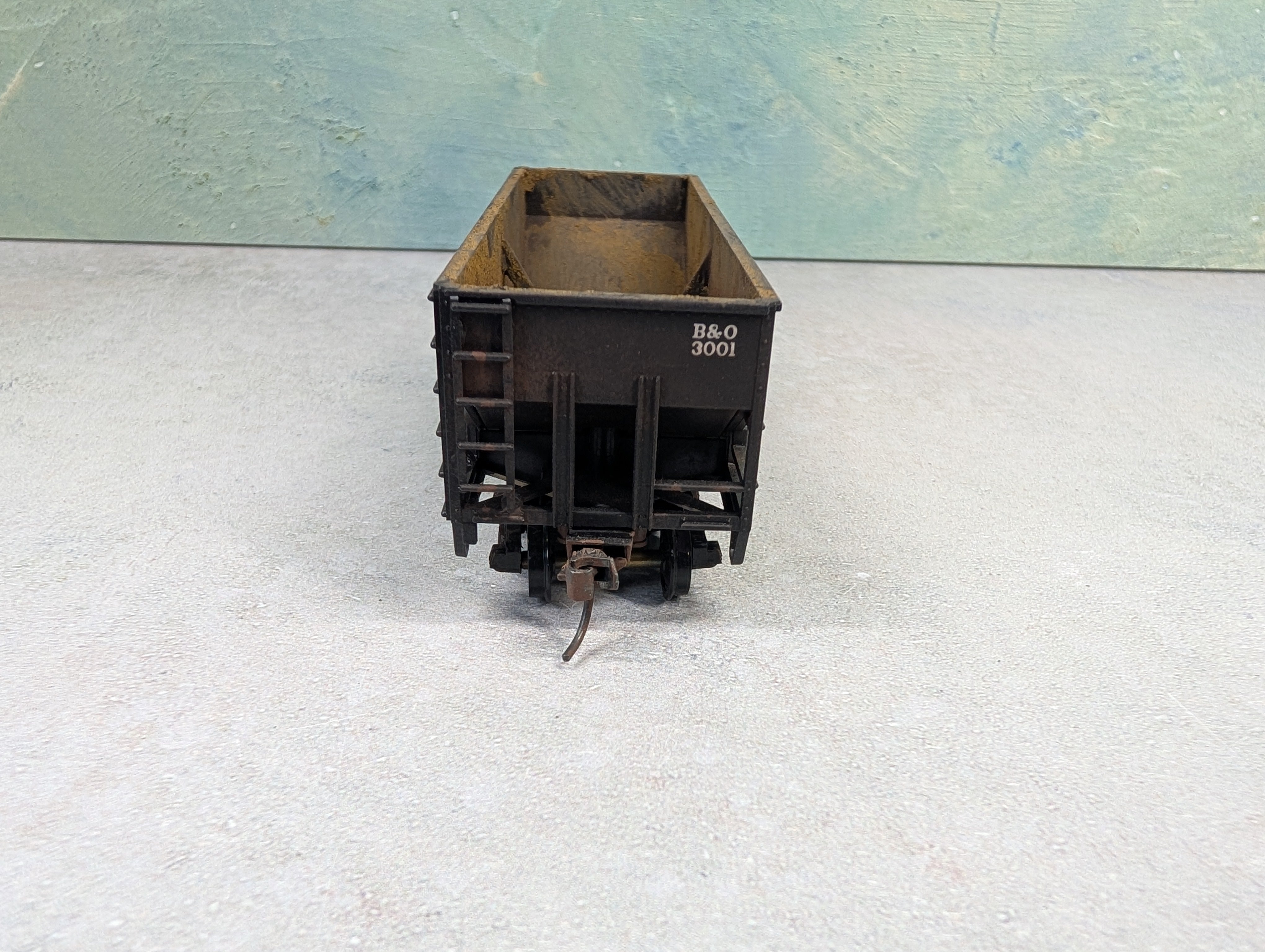 USED Stewart Hobbies HO Scale 2 Bay Open Hopper Baltimore and Ohio B&O #3001 Weathered
