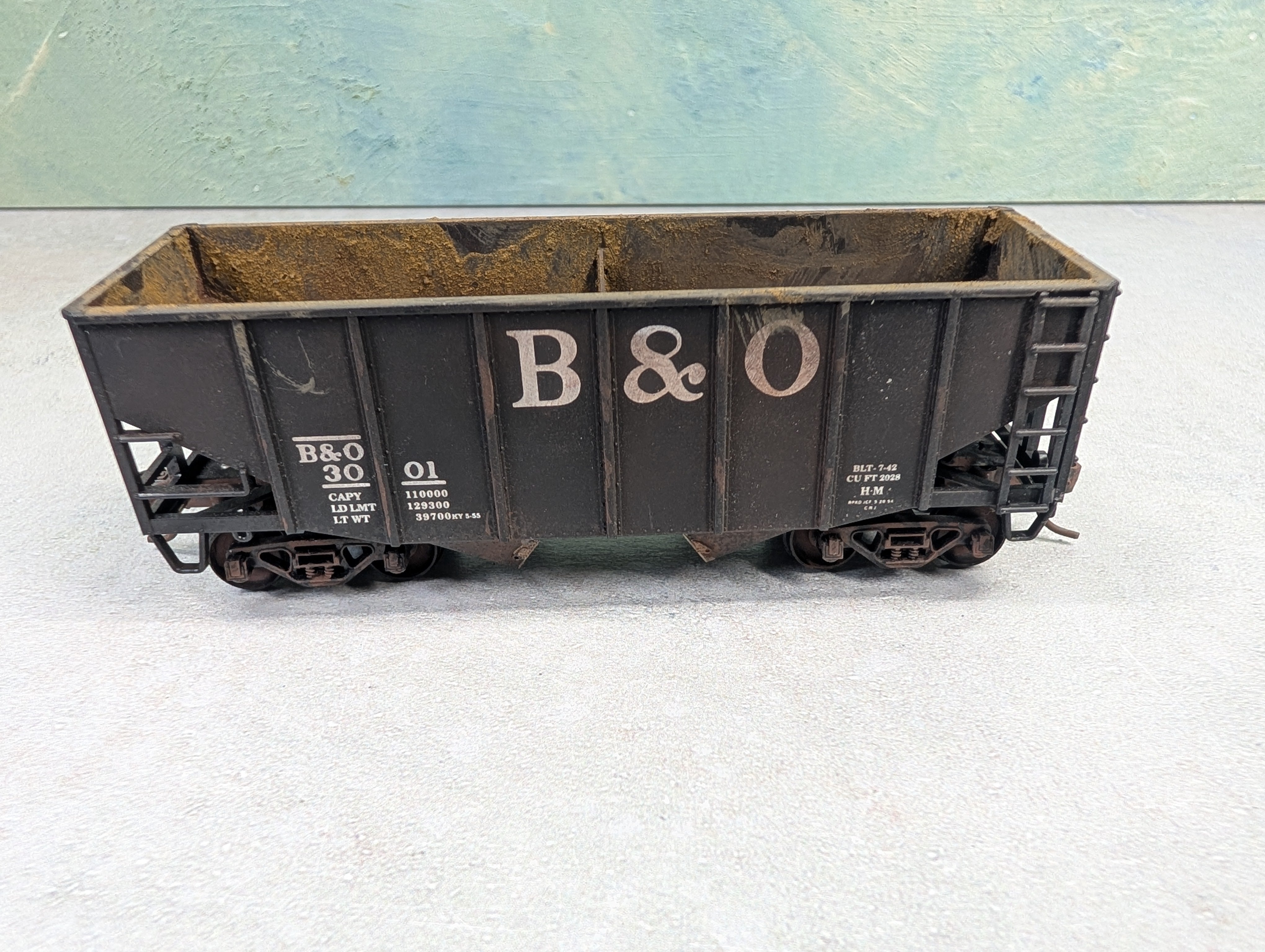 USED Stewart Hobbies HO Scale 2 Bay Open Hopper Baltimore and Ohio B&O #3001 Weathered