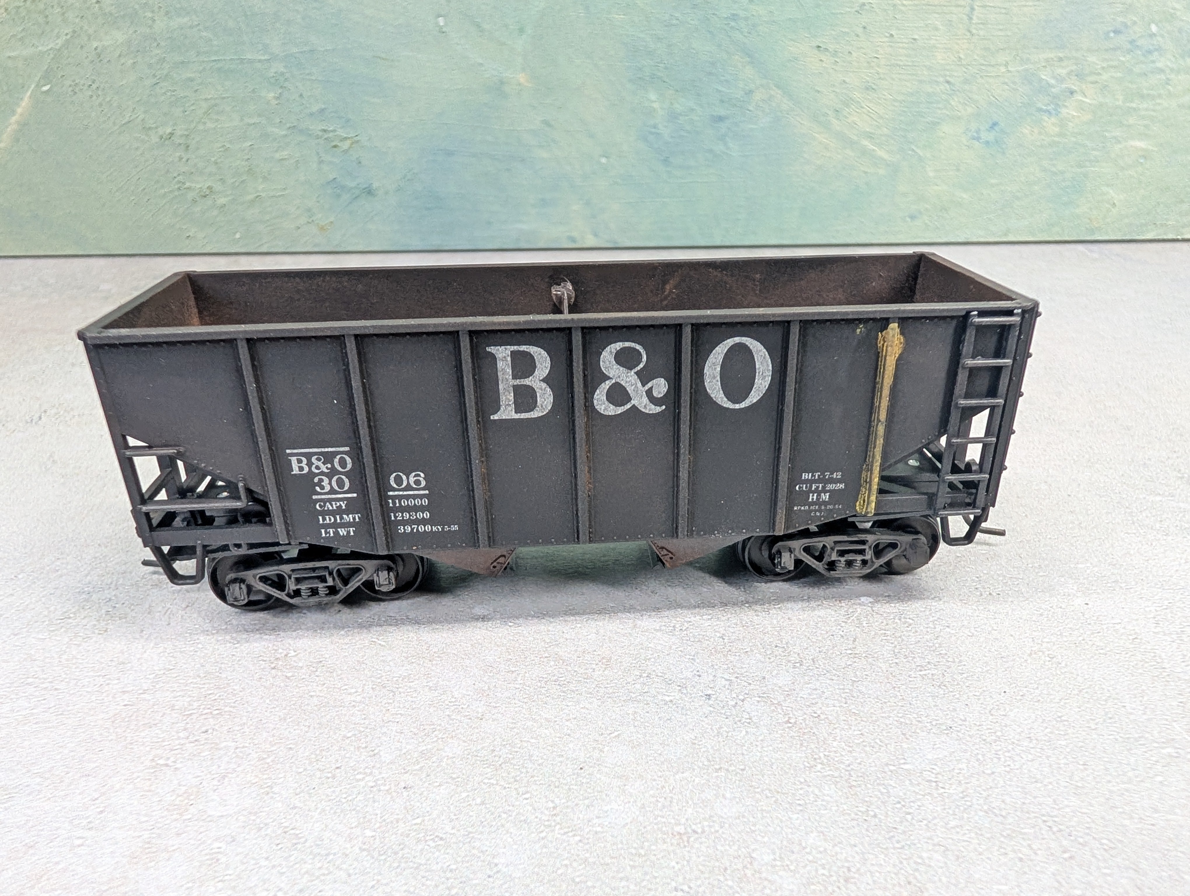 USED Stewart Hobbies HO Scale 2 Bay Open Hopper Baltimore and Ohio B&O #3006 Weathered