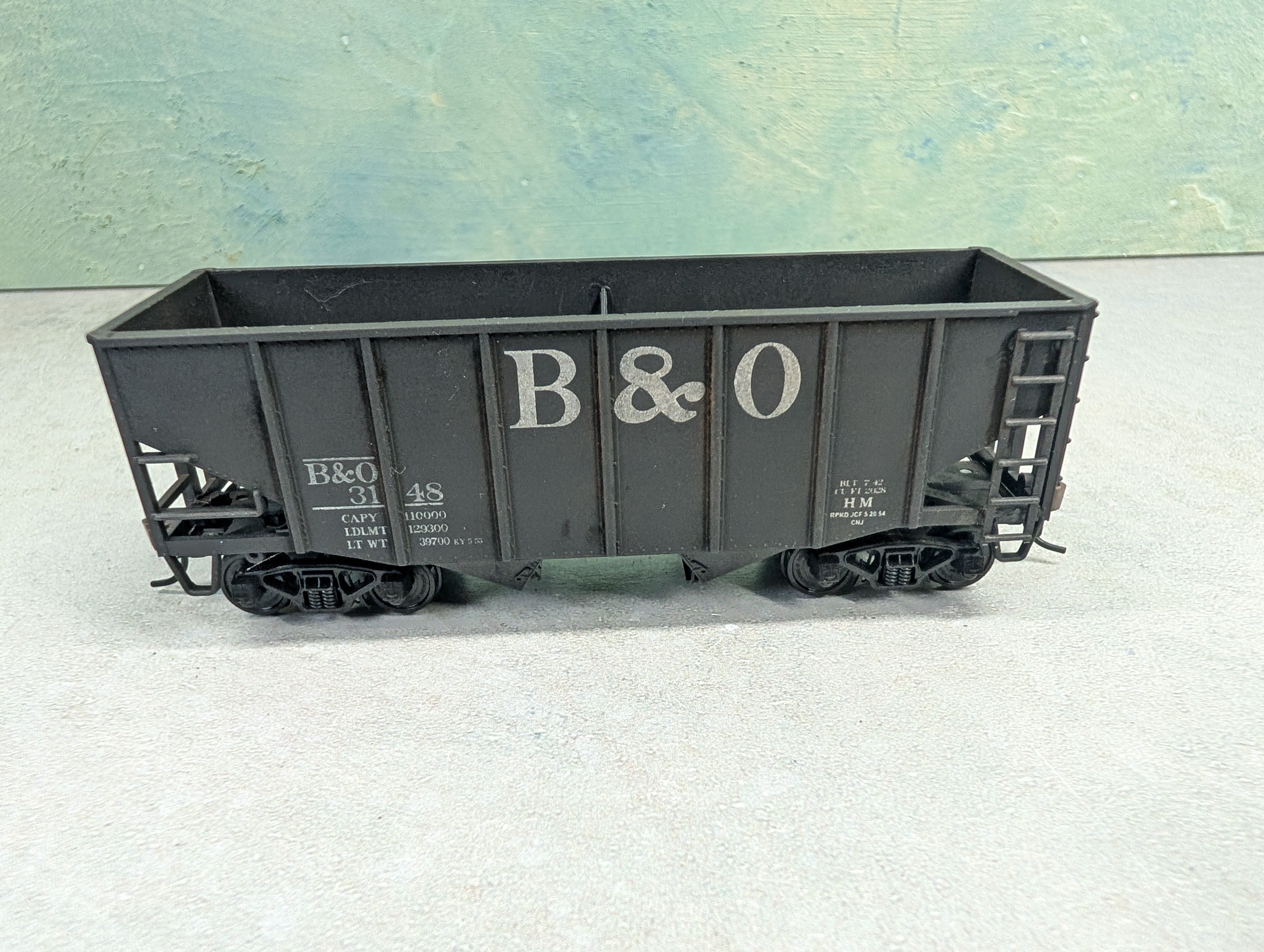 USED Stewart Hobbies HO Scale 2 Bay Open Hopper Baltimore and Ohio B&O #3148 Weathered