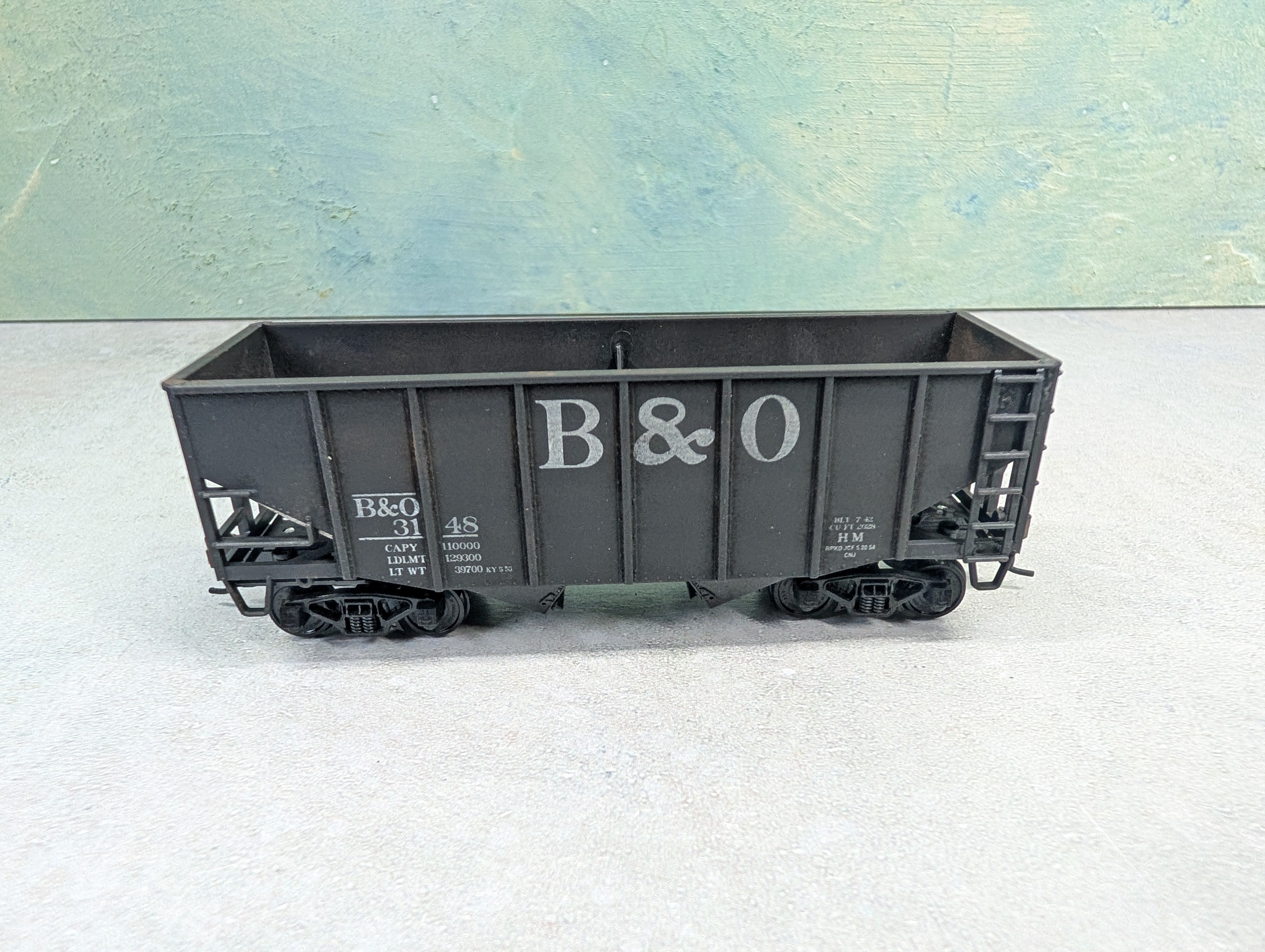 USED Stewart Hobbies HO Scale 2 Bay Open Hopper Baltimore and Ohio B&O #3148 Weathered