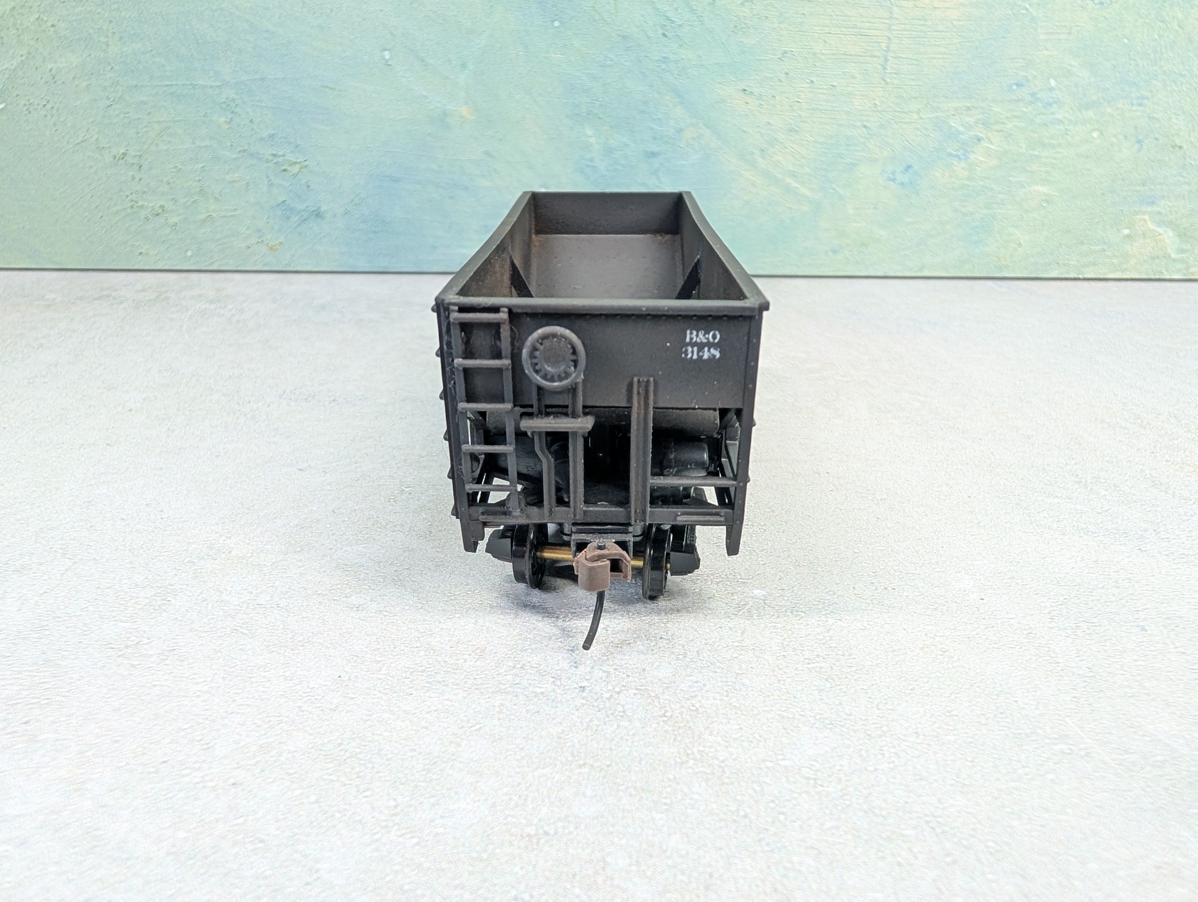 USED Stewart Hobbies HO Scale 2 Bay Open Hopper Baltimore and Ohio B&O #3148 Weathered