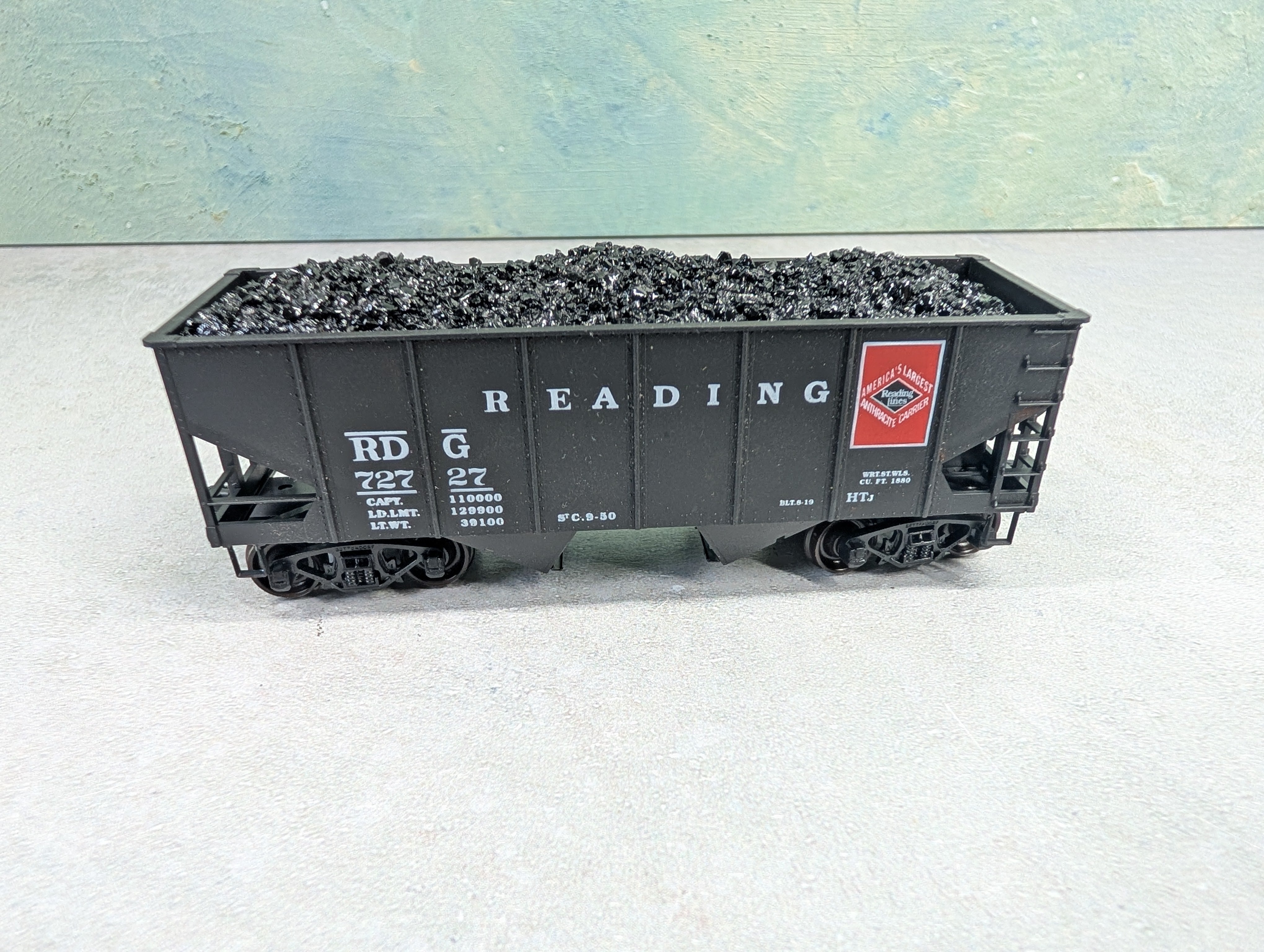 USED Accurail HO Scale 2 Bay Open Hopper Reading RDG #72727 w/ Coal Load